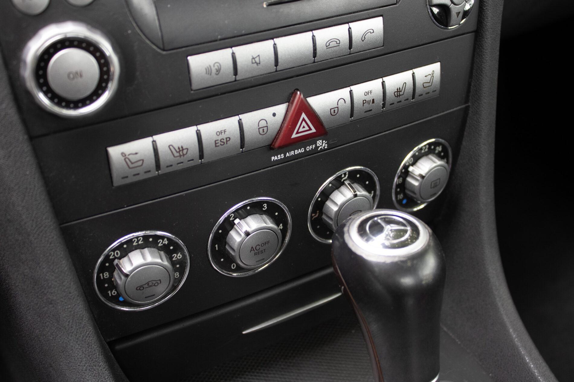 2004 Mercedes-Benz SLK 350, šedá kabriolet, 226 941 km