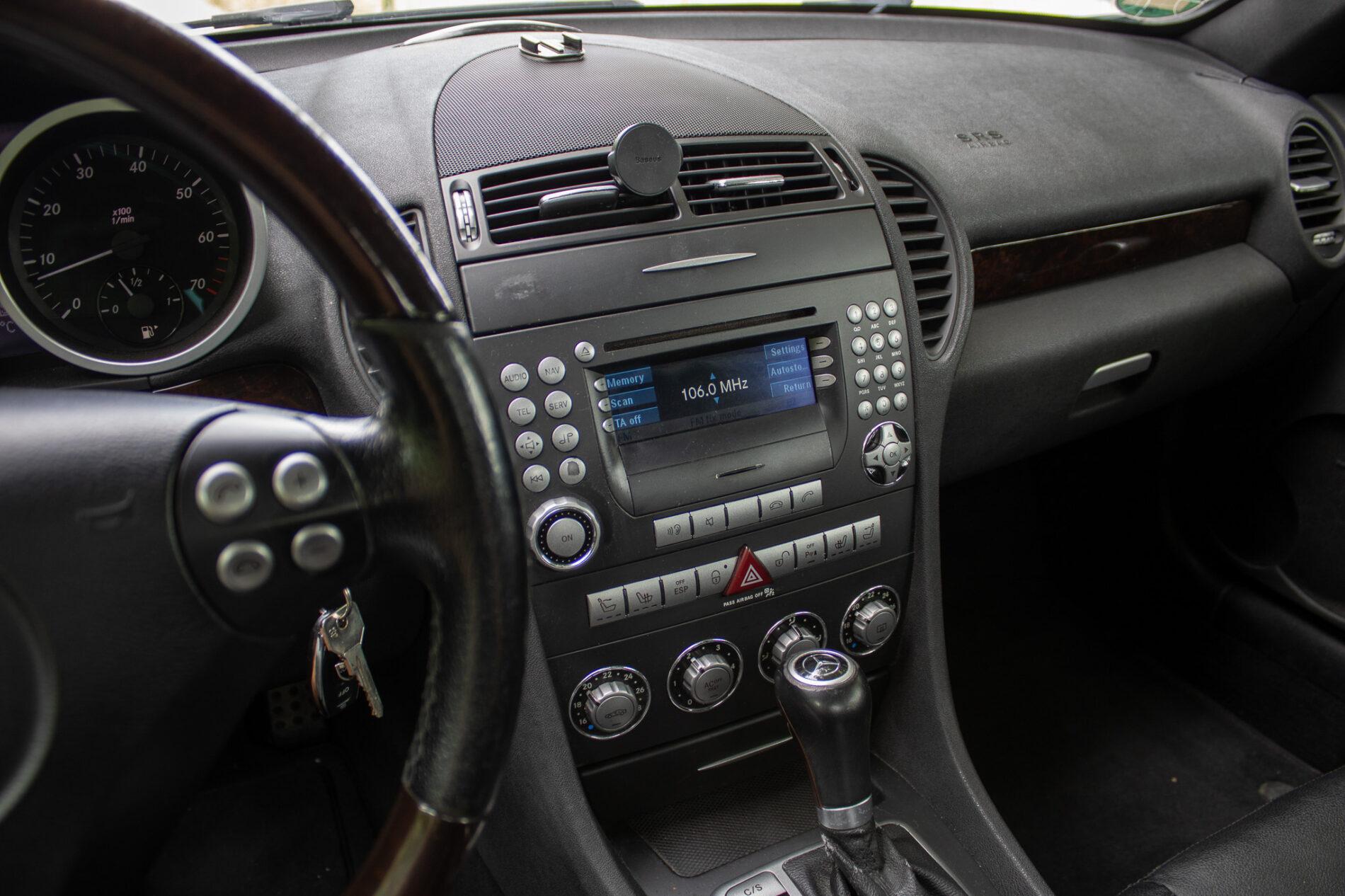 2004 Mercedes-Benz SLK 350, šedá kabriolet, 226 941 km