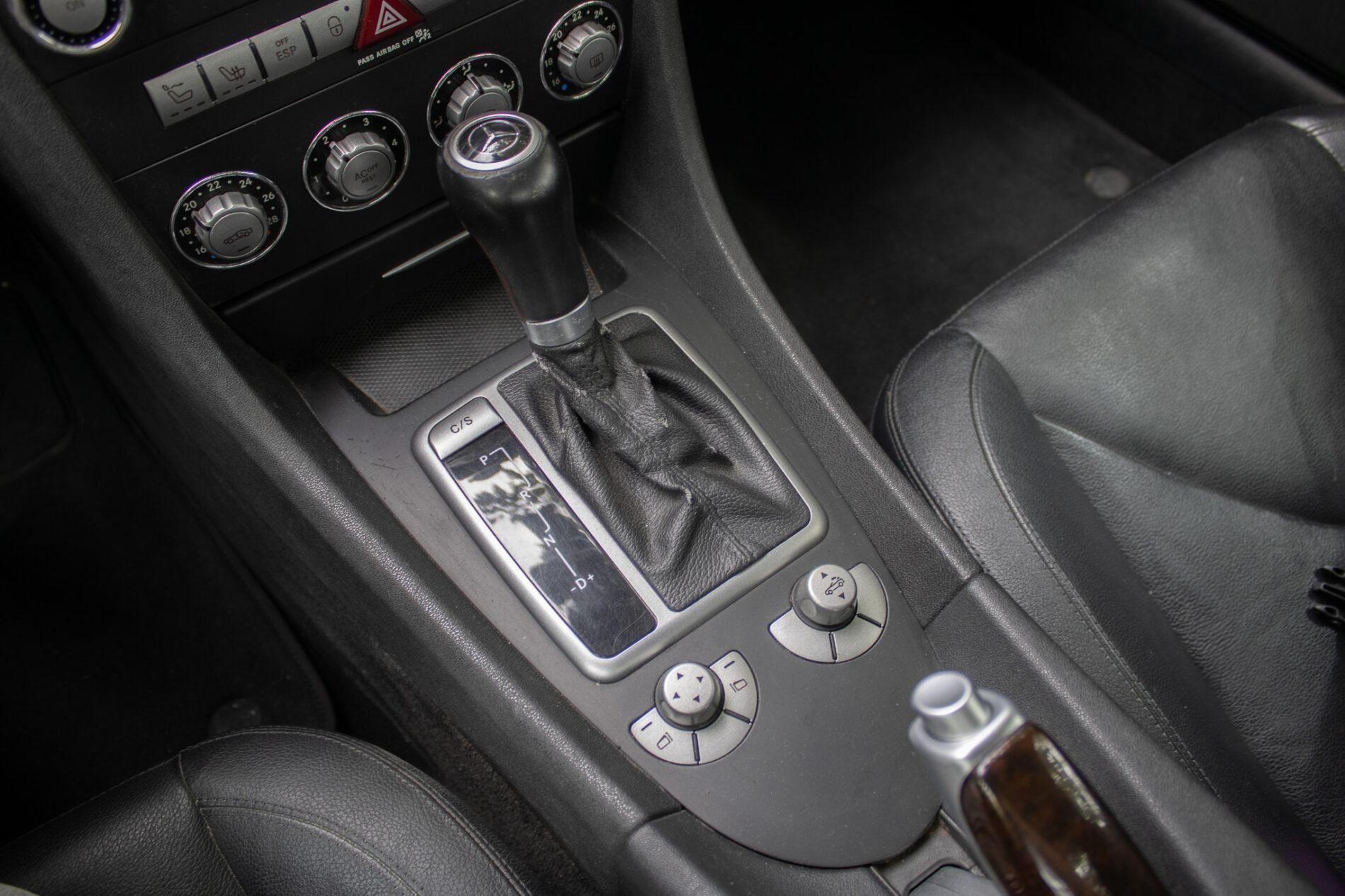 2004 Mercedes-Benz SLK 350, šedá kabriolet, 226 941 km