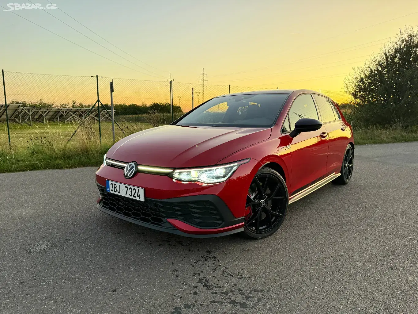 2021 Volkswagen Golf GTI Clubsport, červená hatchback, 50 000 km