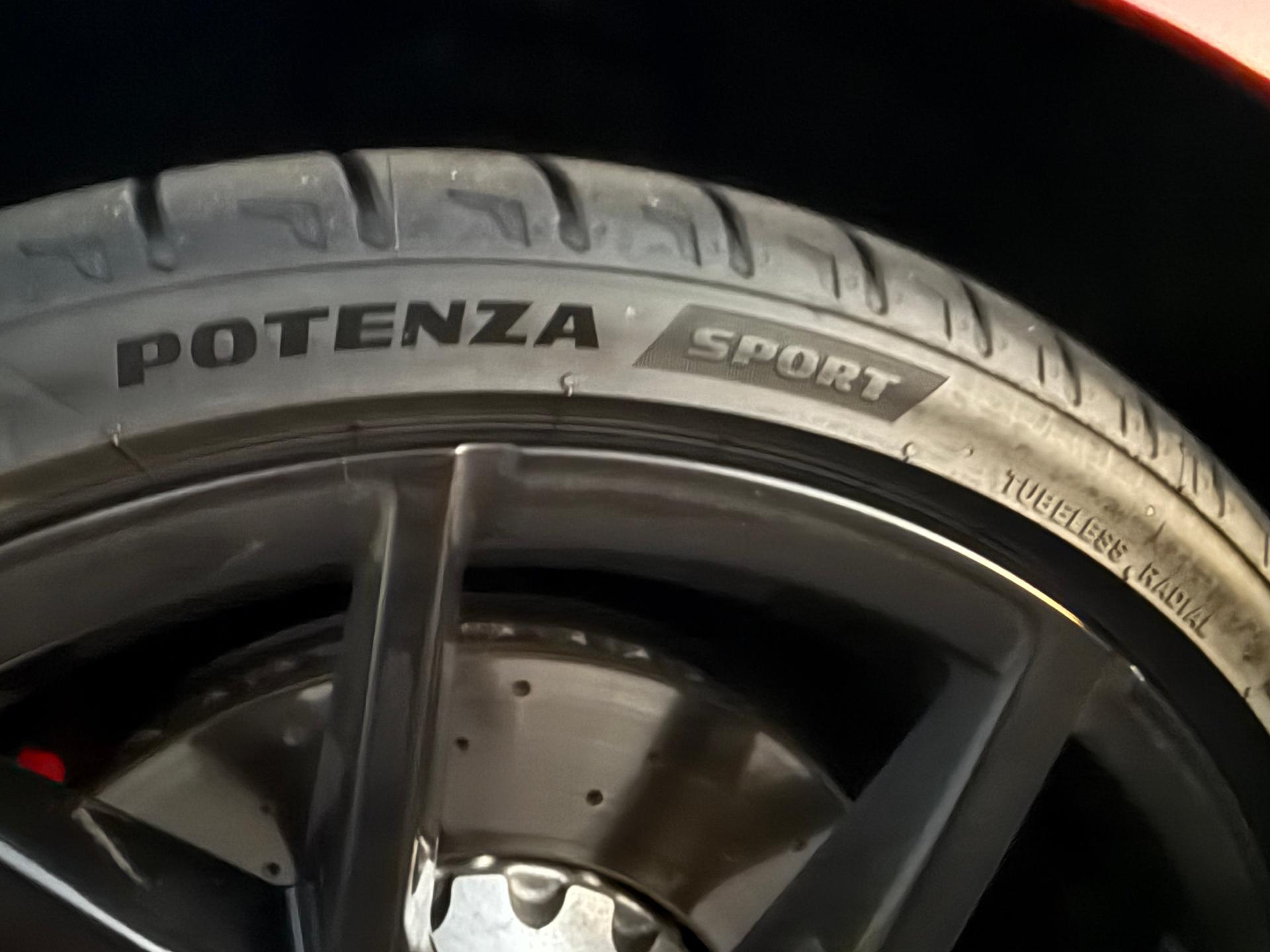 2021 Volkswagen Golf GTI Clubsport, červená hatchback, 50 000 km