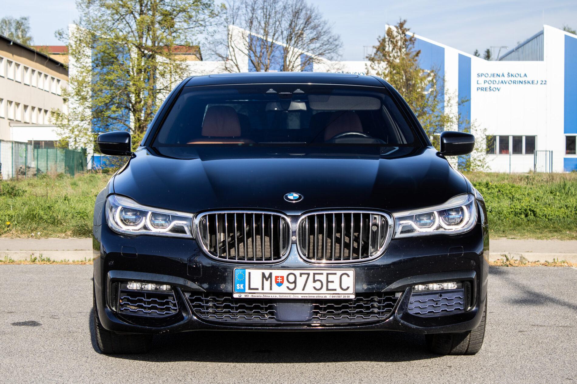 2017 BMW 750d, modrá sedan, 200 307 km