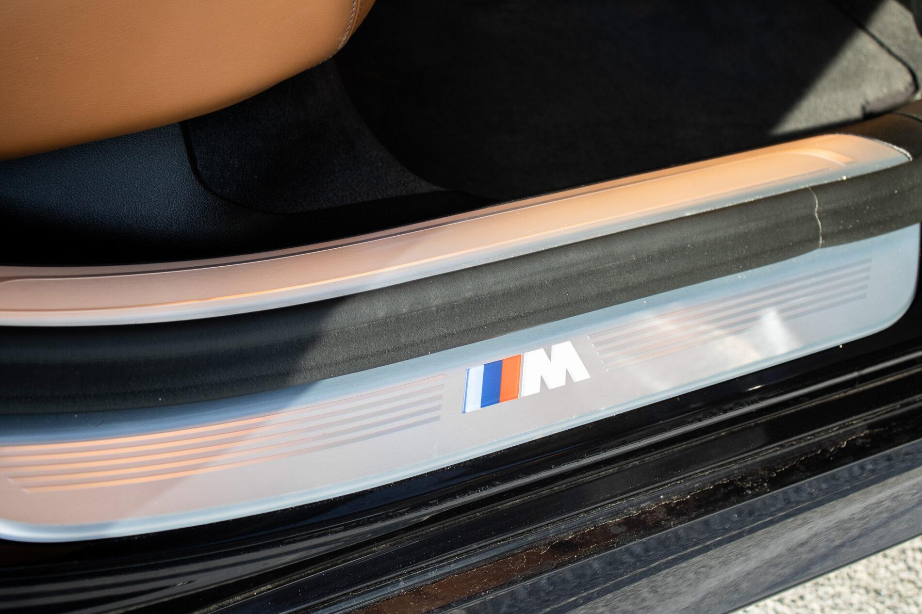 2017 BMW 750d, modrá sedan, 200 307 km