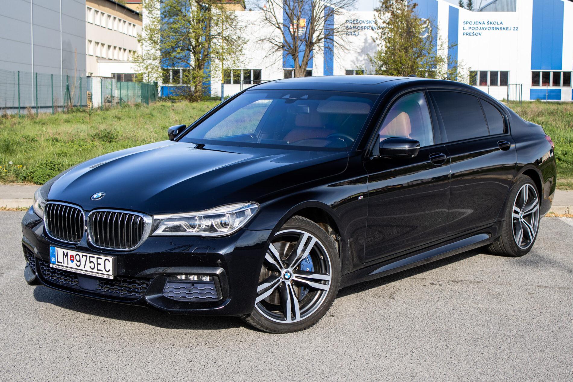 2017 BMW 750d, modrá sedan, 200 307 km