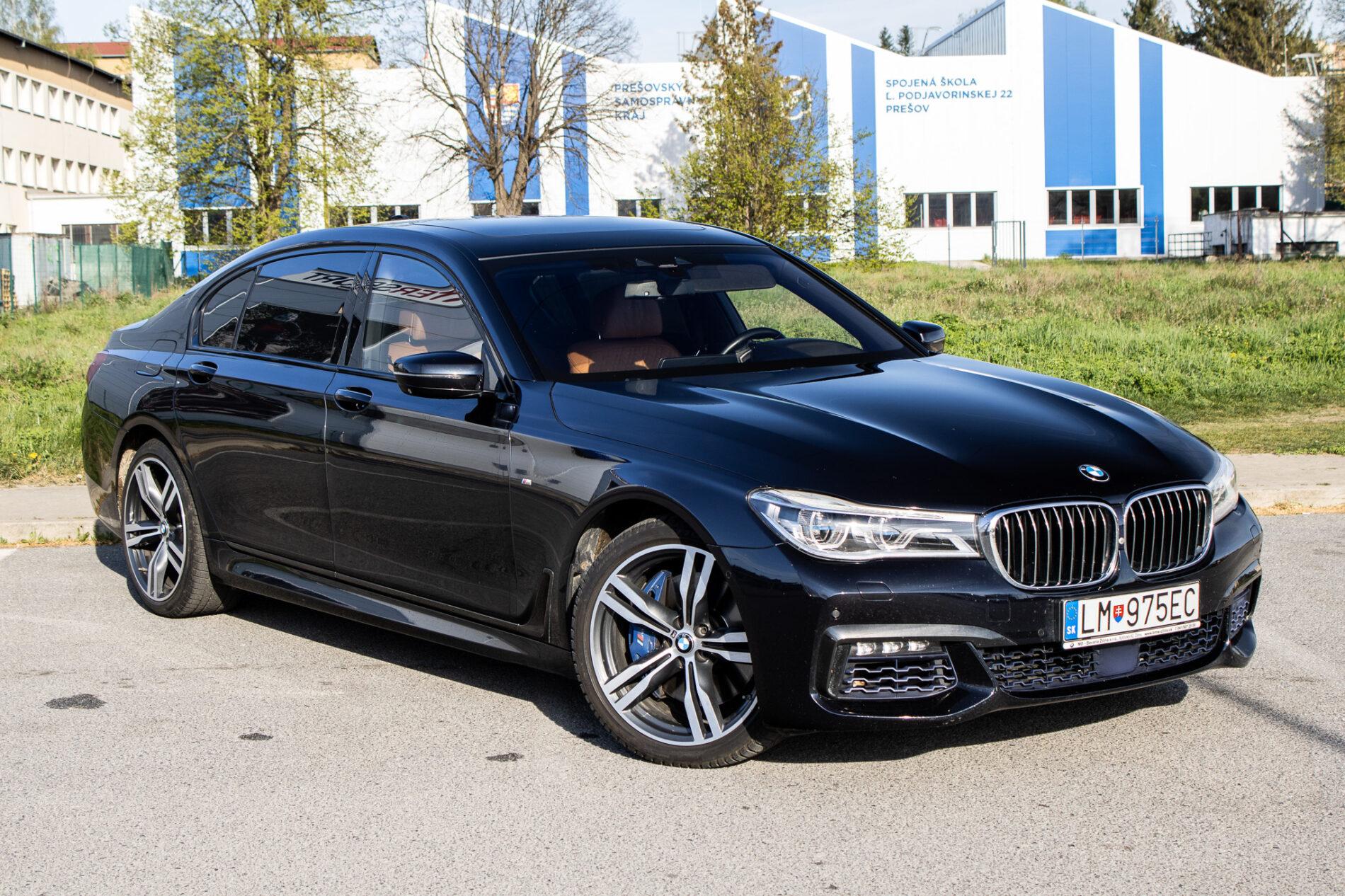 2017 BMW 750d, modrá sedan, 200 307 km