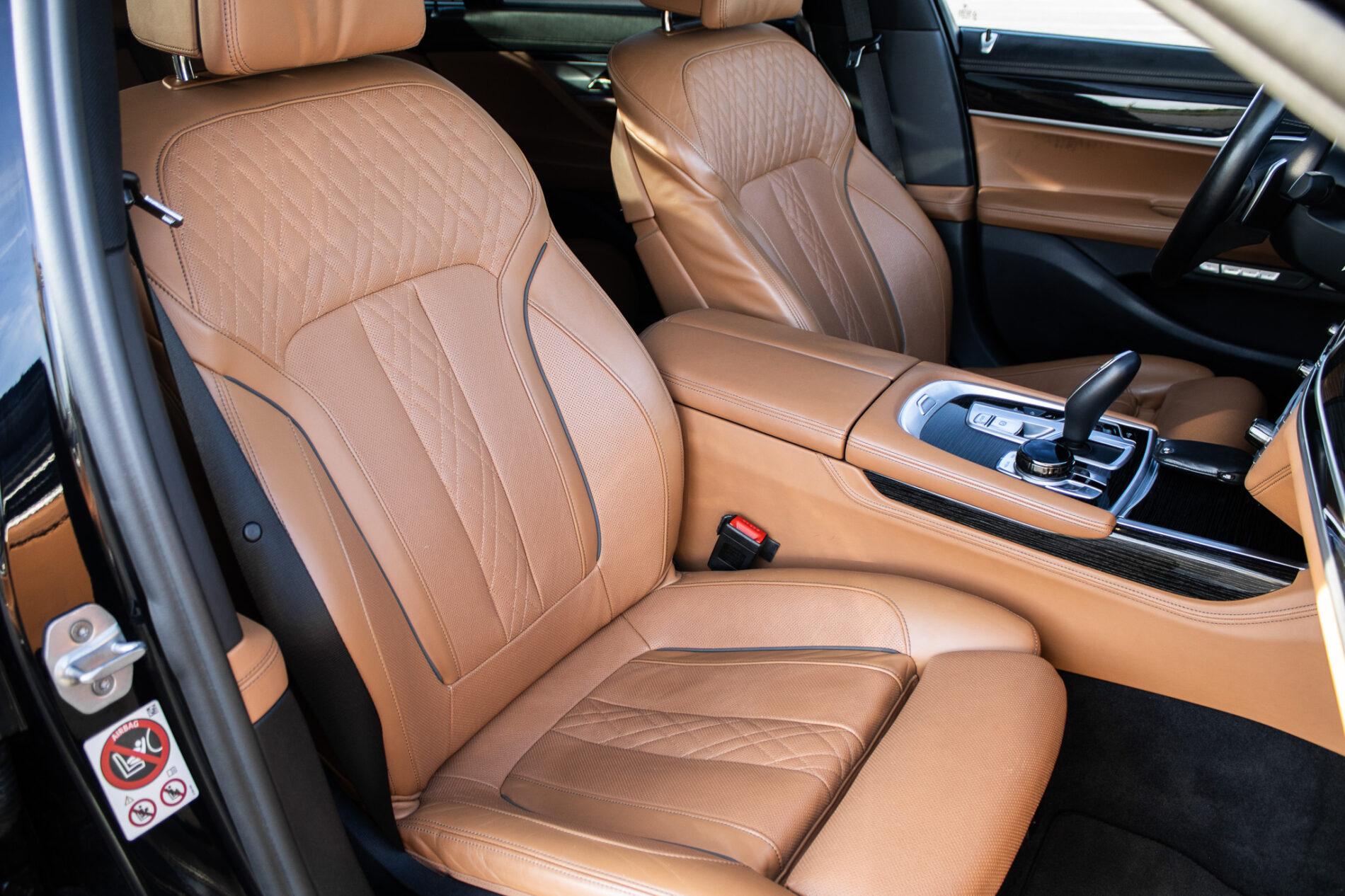 2017 BMW 750d, modrá sedan, 200 307 km