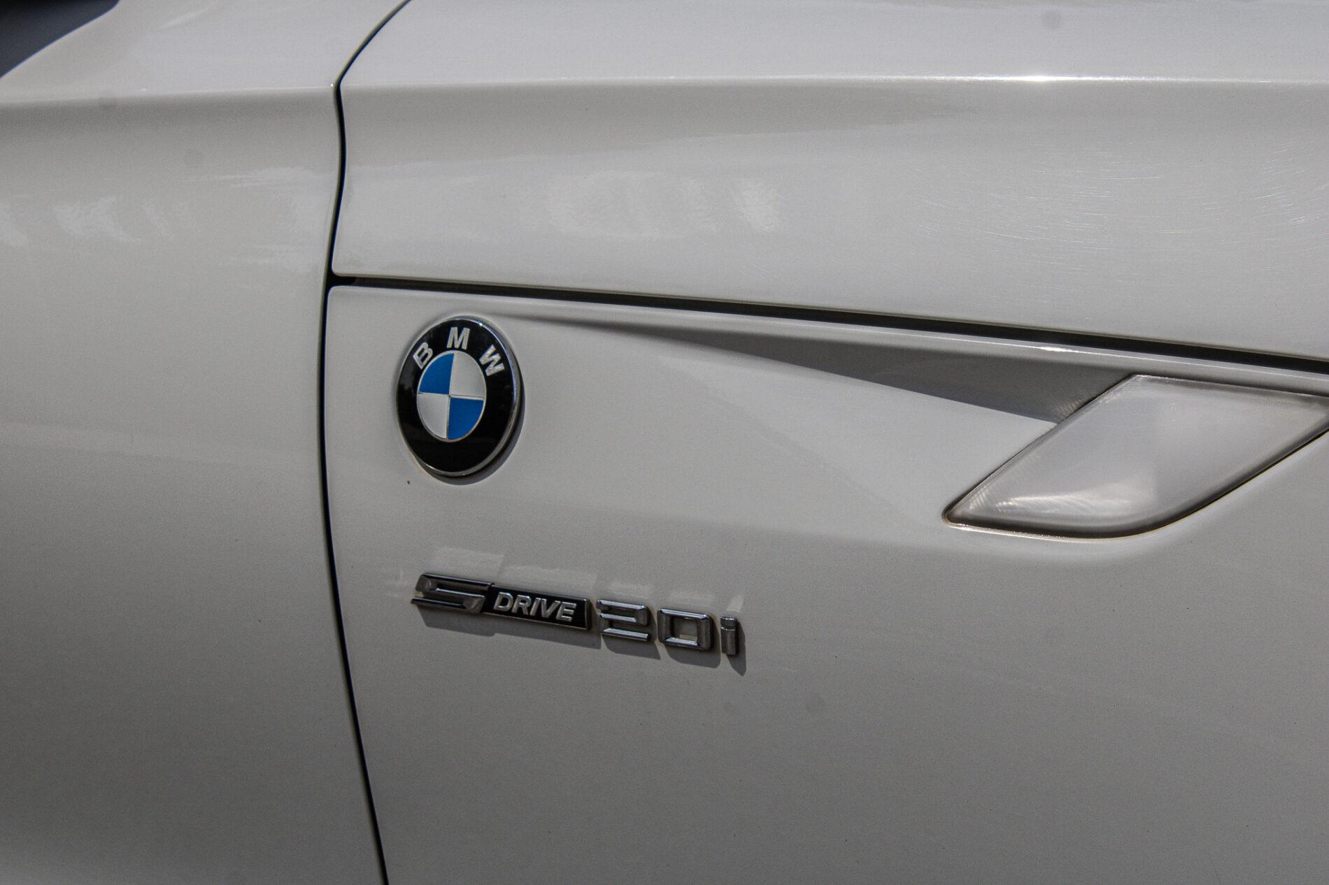 2012 BMW Z4, bílá kabriolet, 170 435 km