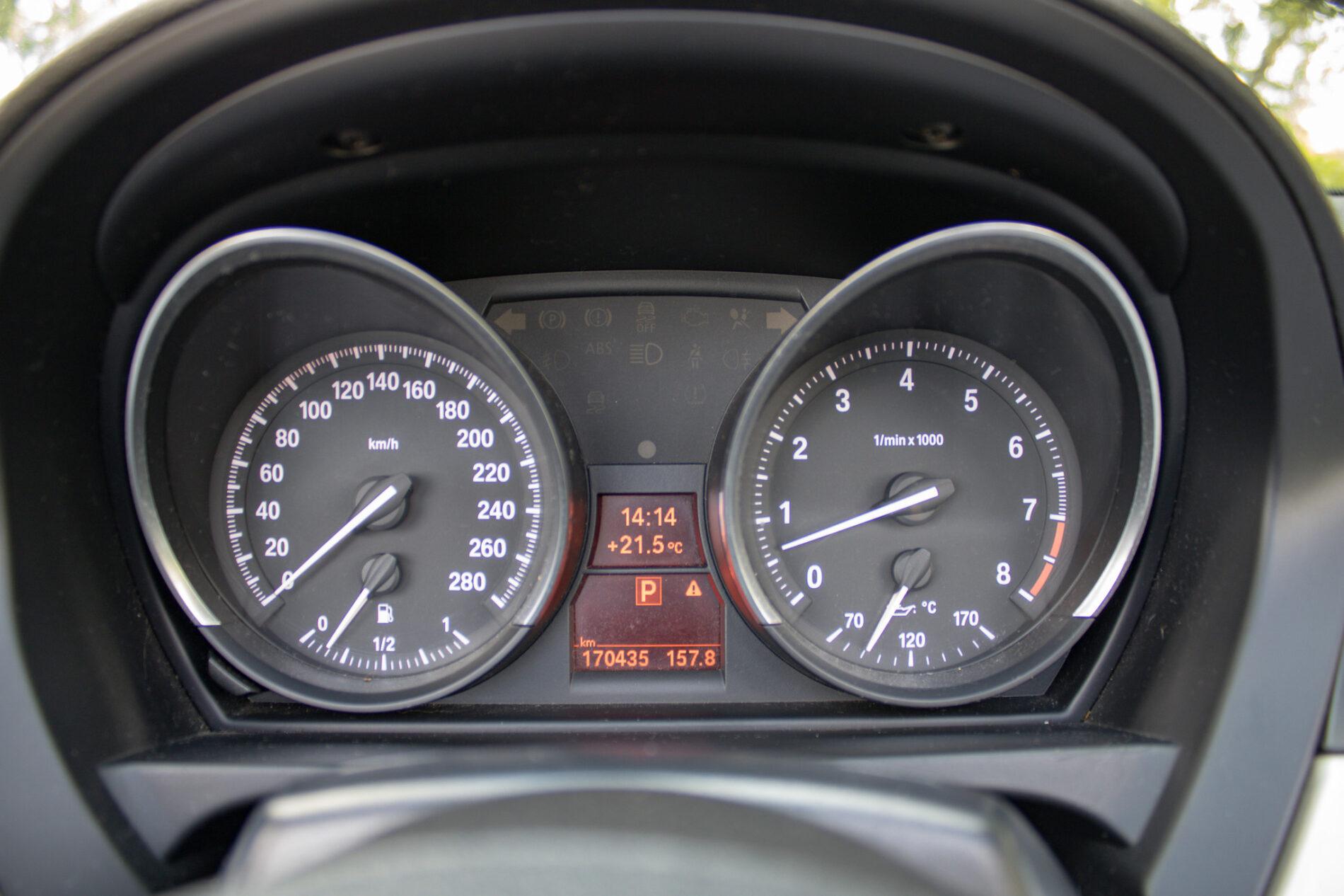 2012 BMW Z4, bílá kabriolet, 170 435 km