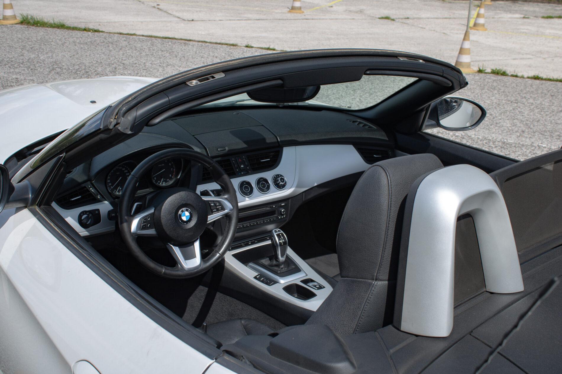 2012 BMW Z4, bílá kabriolet, 170 435 km
