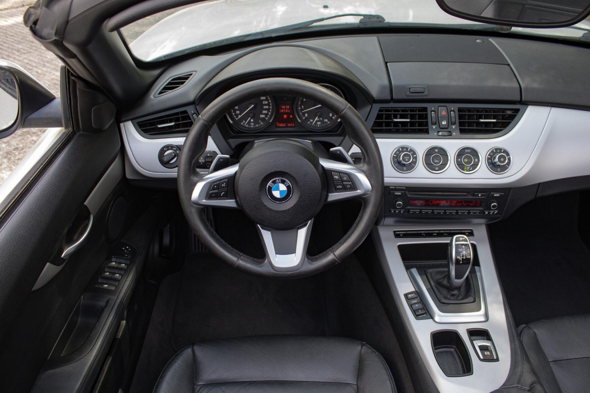 2012 BMW Z4, bílá kabriolet, 170 435 km
