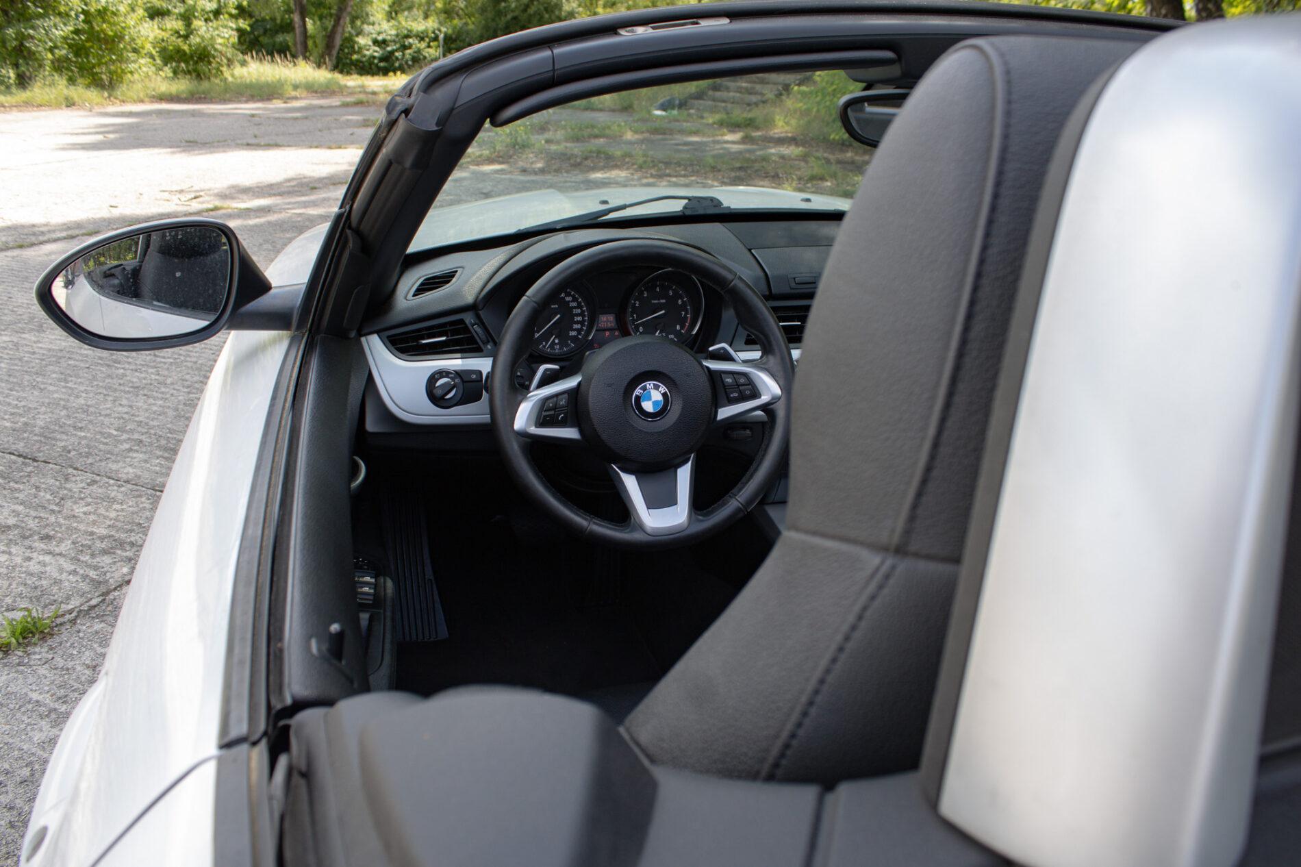 2012 BMW Z4, bílá kabriolet, 170 435 km