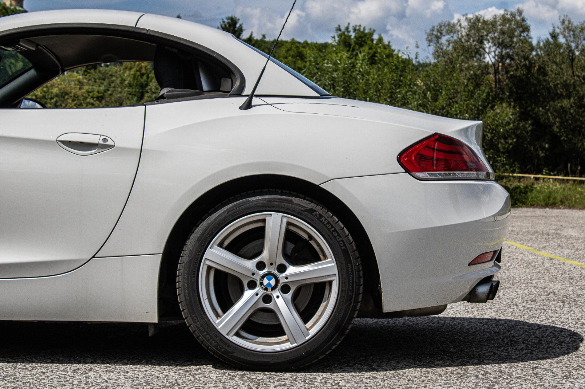 2012 BMW Z4, bílá kabriolet, 170 435 km
