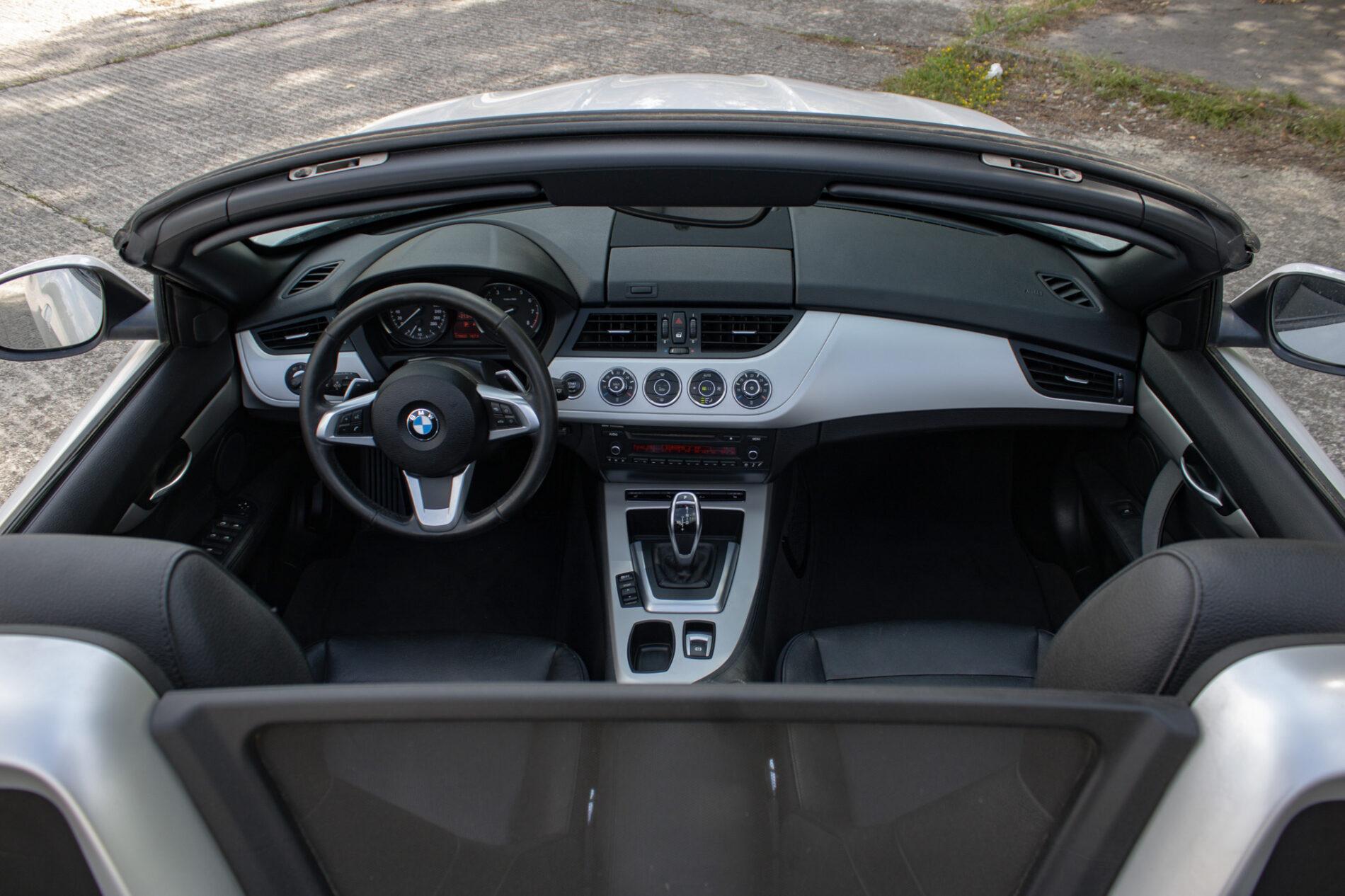 2012 BMW Z4, bílá kabriolet, 170 435 km