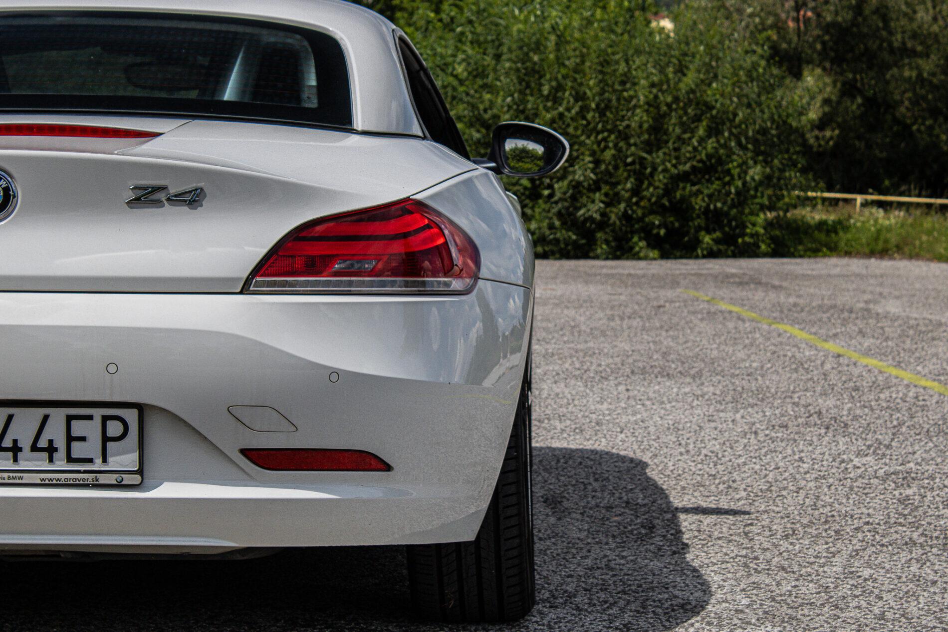 2012 BMW Z4, bílá kabriolet, 170 435 km