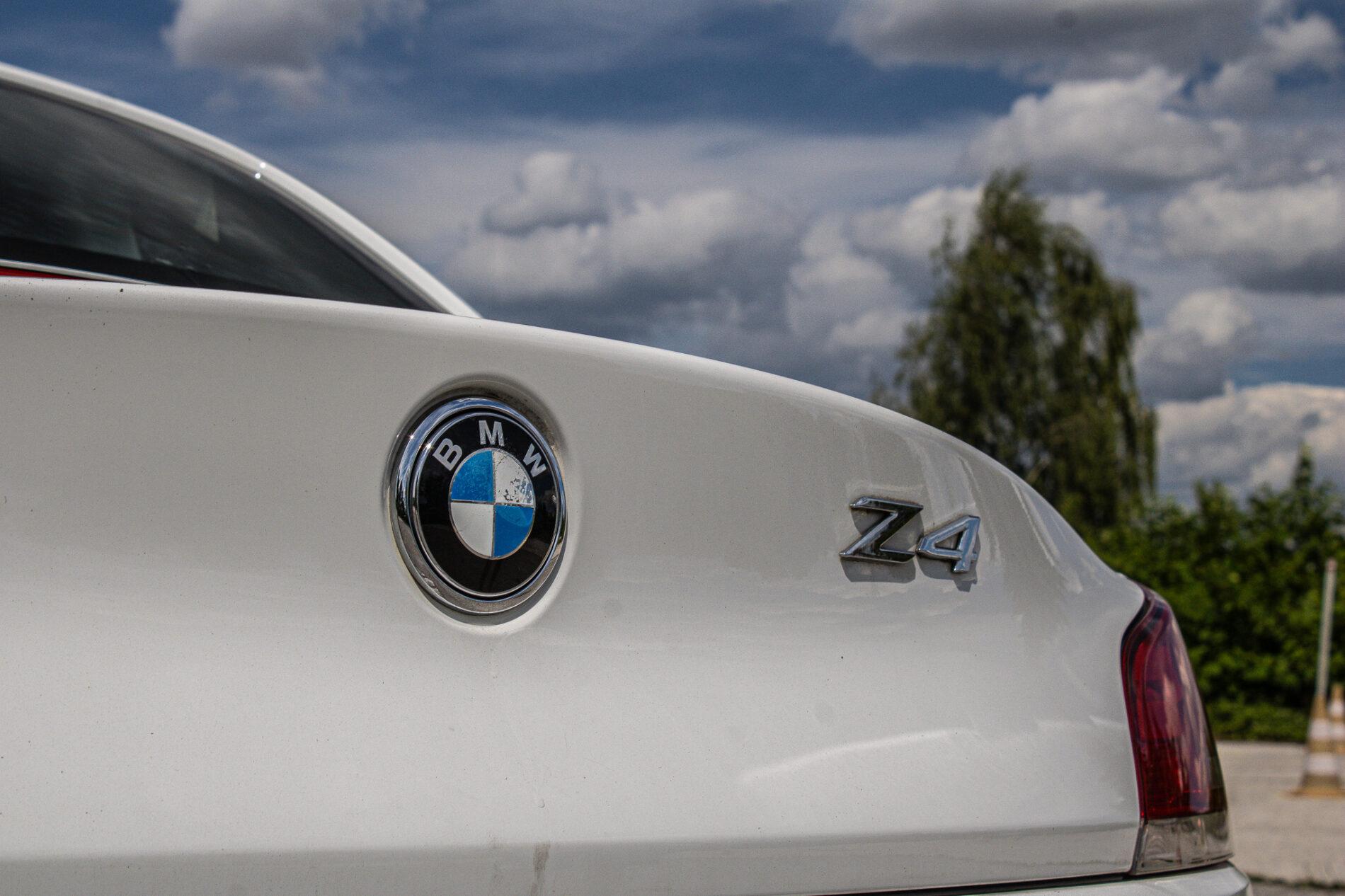 2012 BMW Z4, bílá kabriolet, 170 435 km