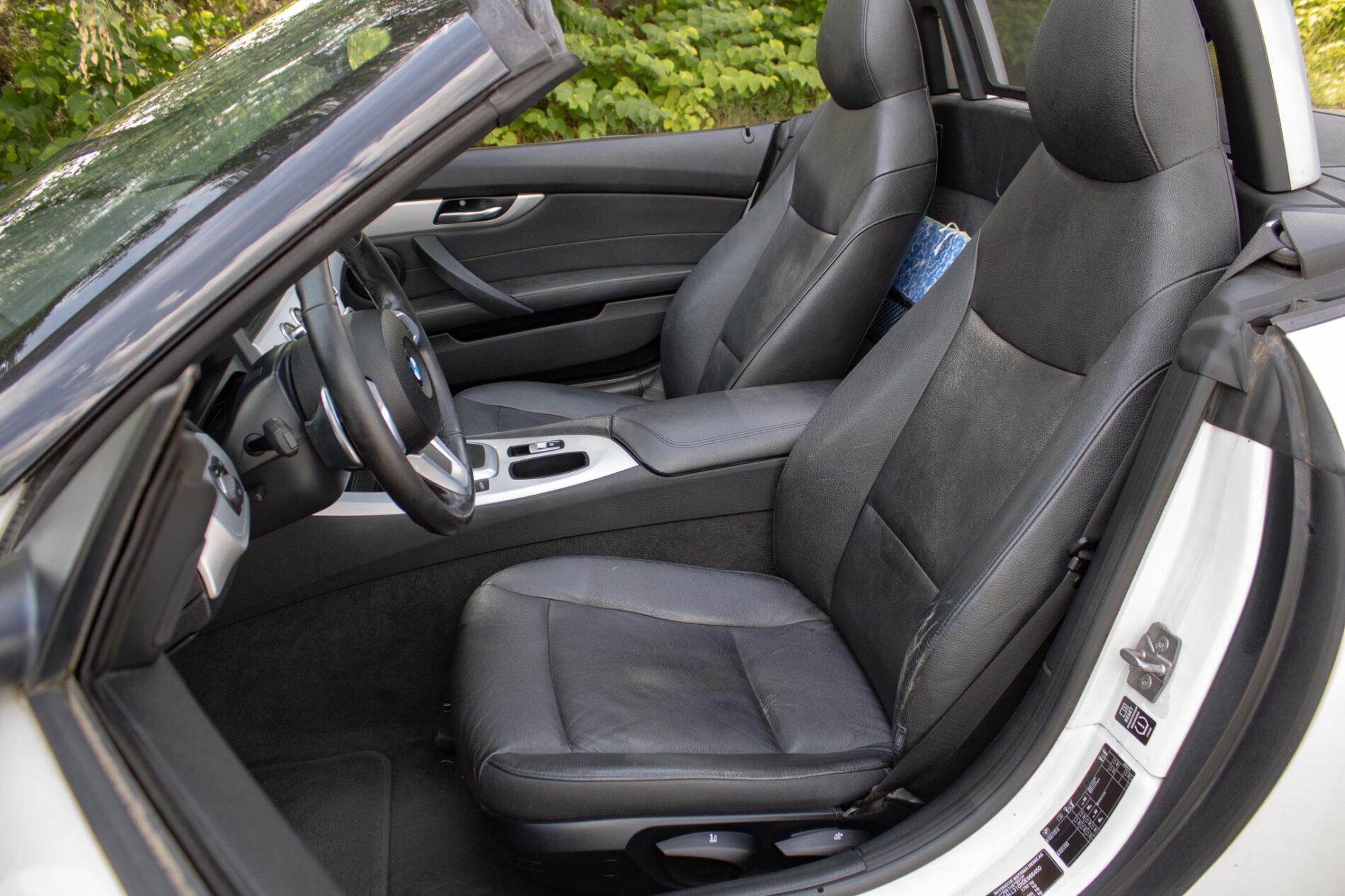 2012 BMW Z4, bílá kabriolet, 170 435 km