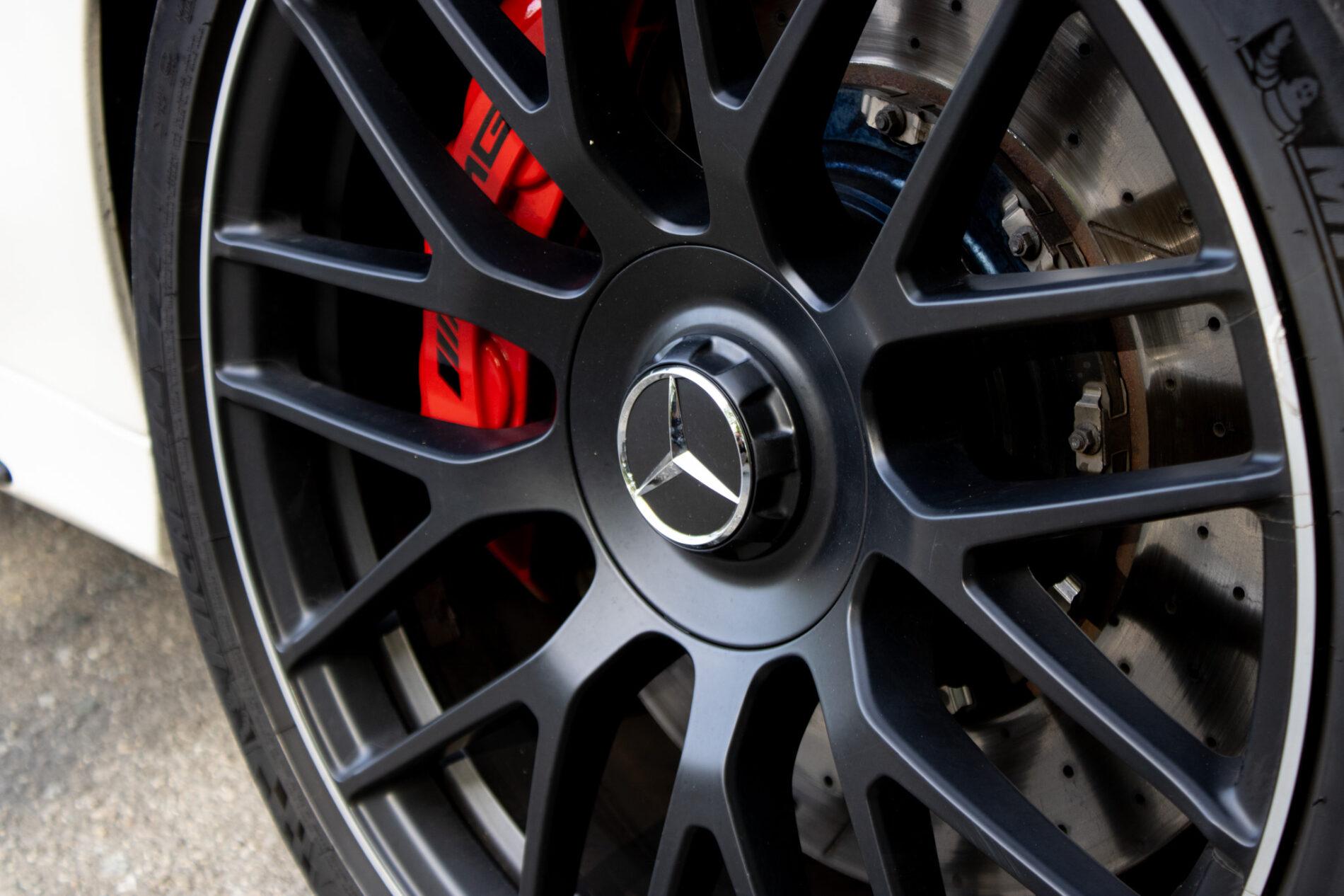 2017 Mercedes-Benz C 63 AMG S, bílá kombi, 79 170 km