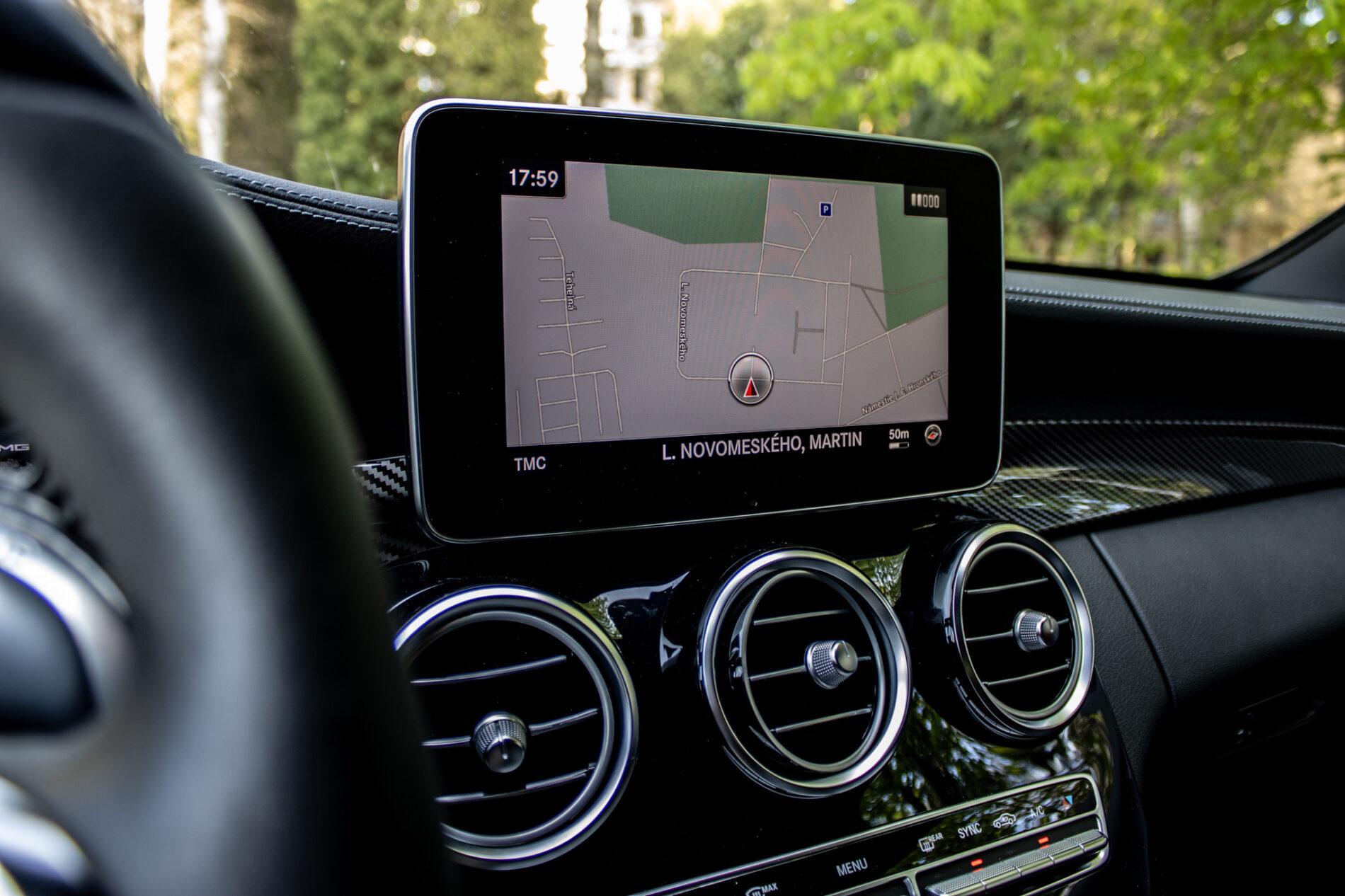 2017 Mercedes-Benz C 63 AMG S, bílá kombi, 79 170 km