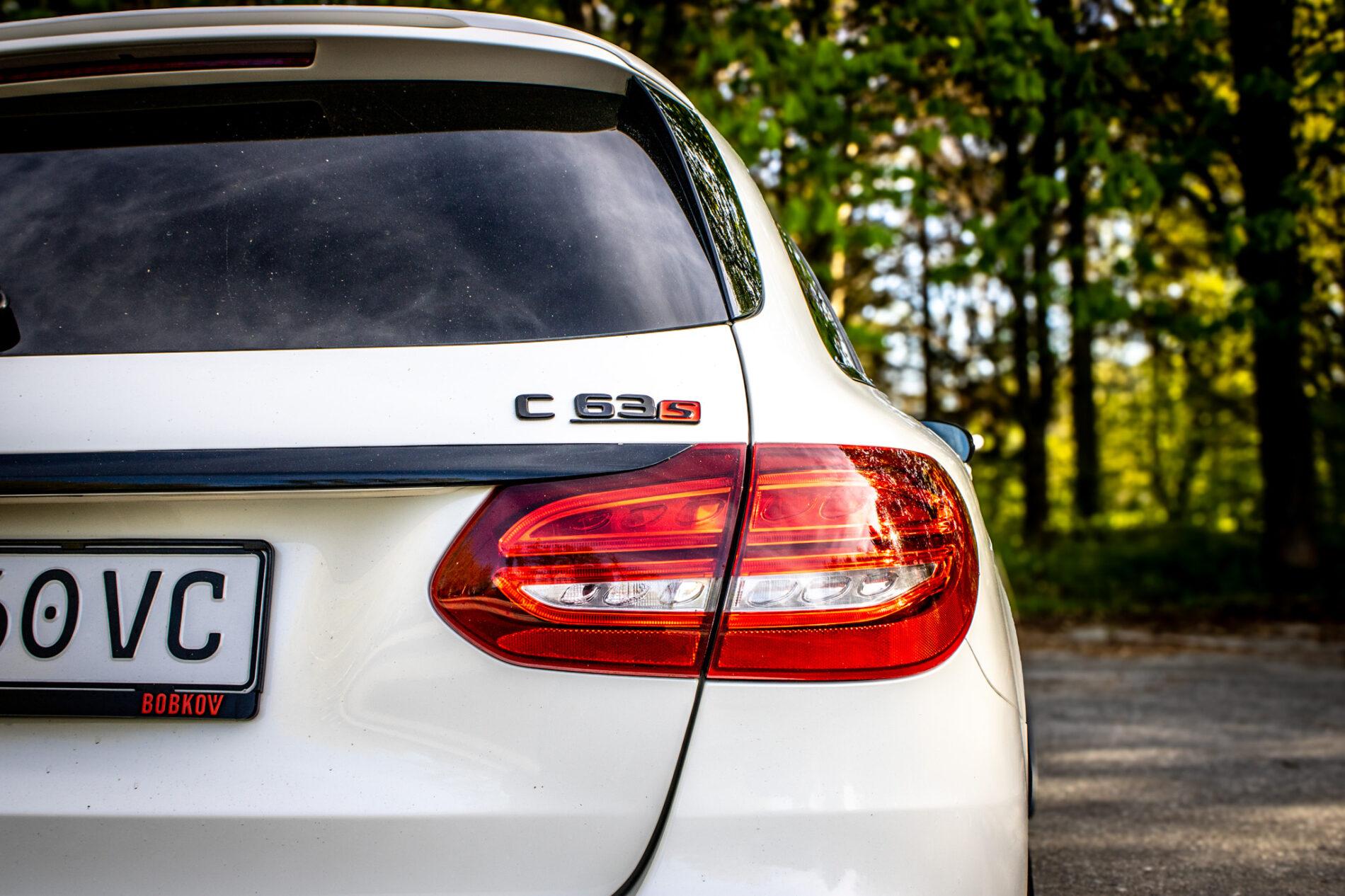 2017 Mercedes-Benz C 63 AMG S, bílá kombi, 79 170 km
