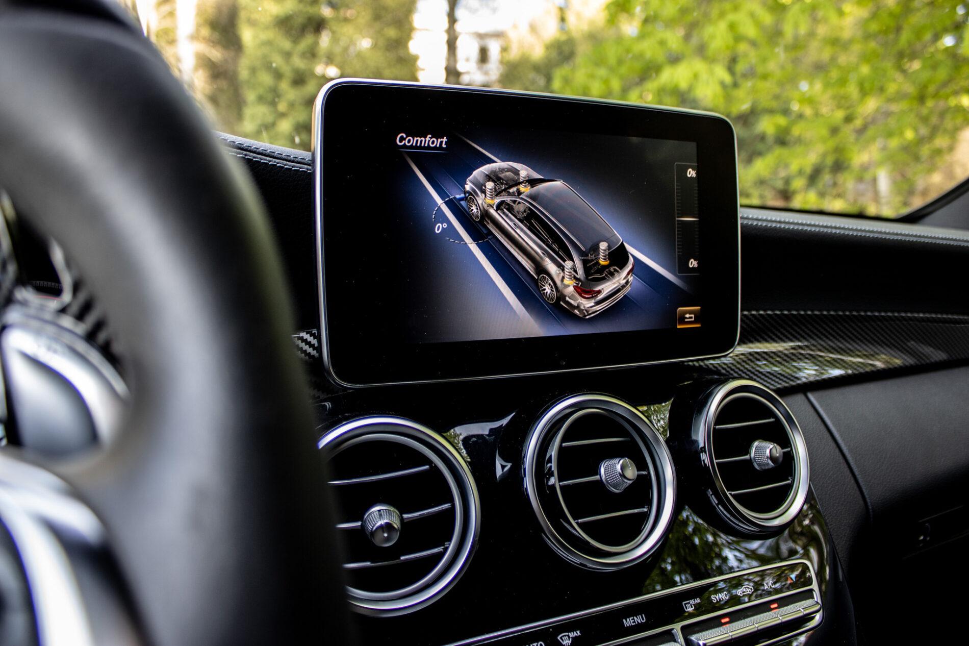 2017 Mercedes-Benz C 63 AMG S, bílá kombi, 79 170 km