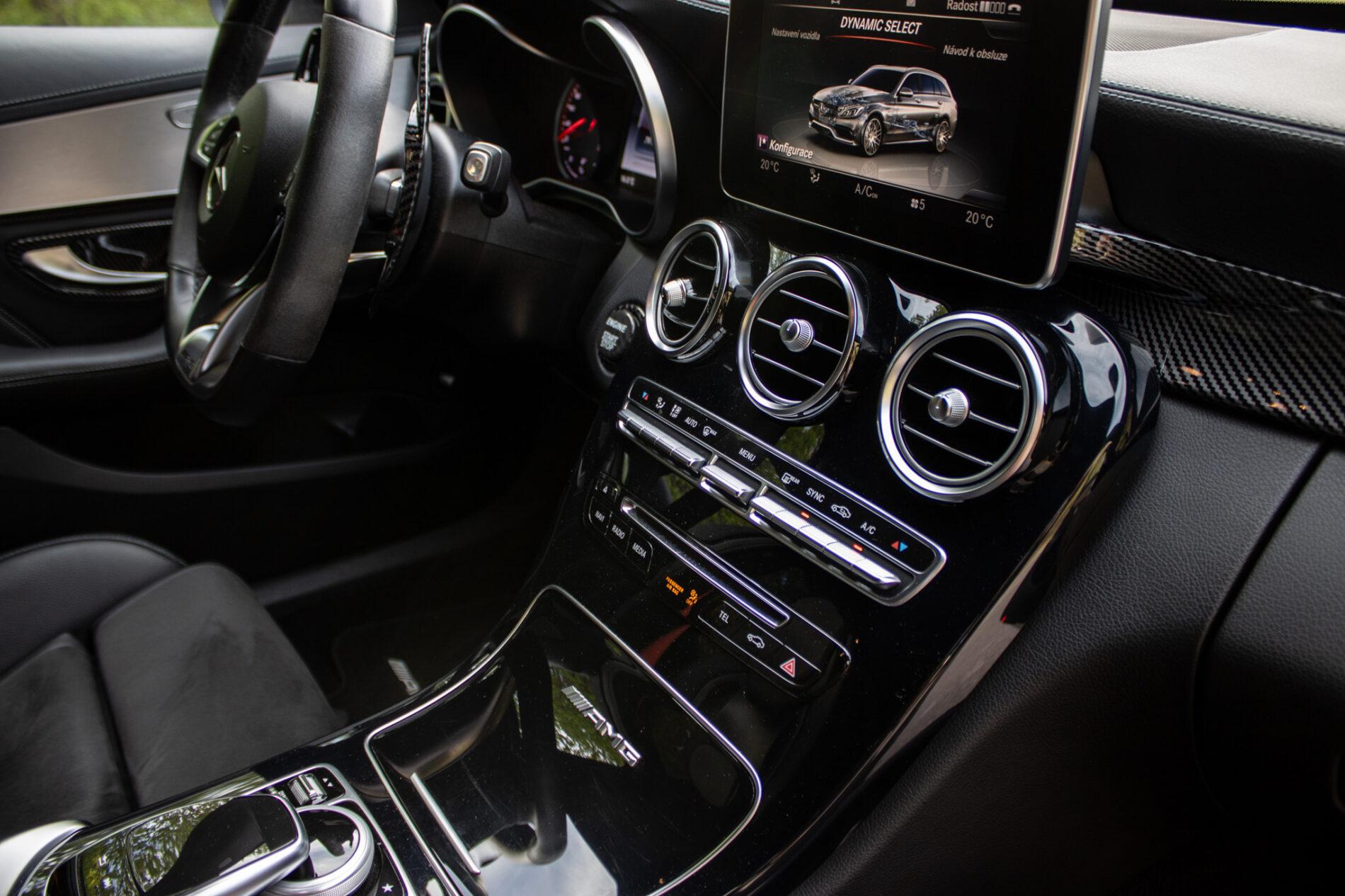 2017 Mercedes-Benz C 63 AMG S, bílá kombi, 79 170 km