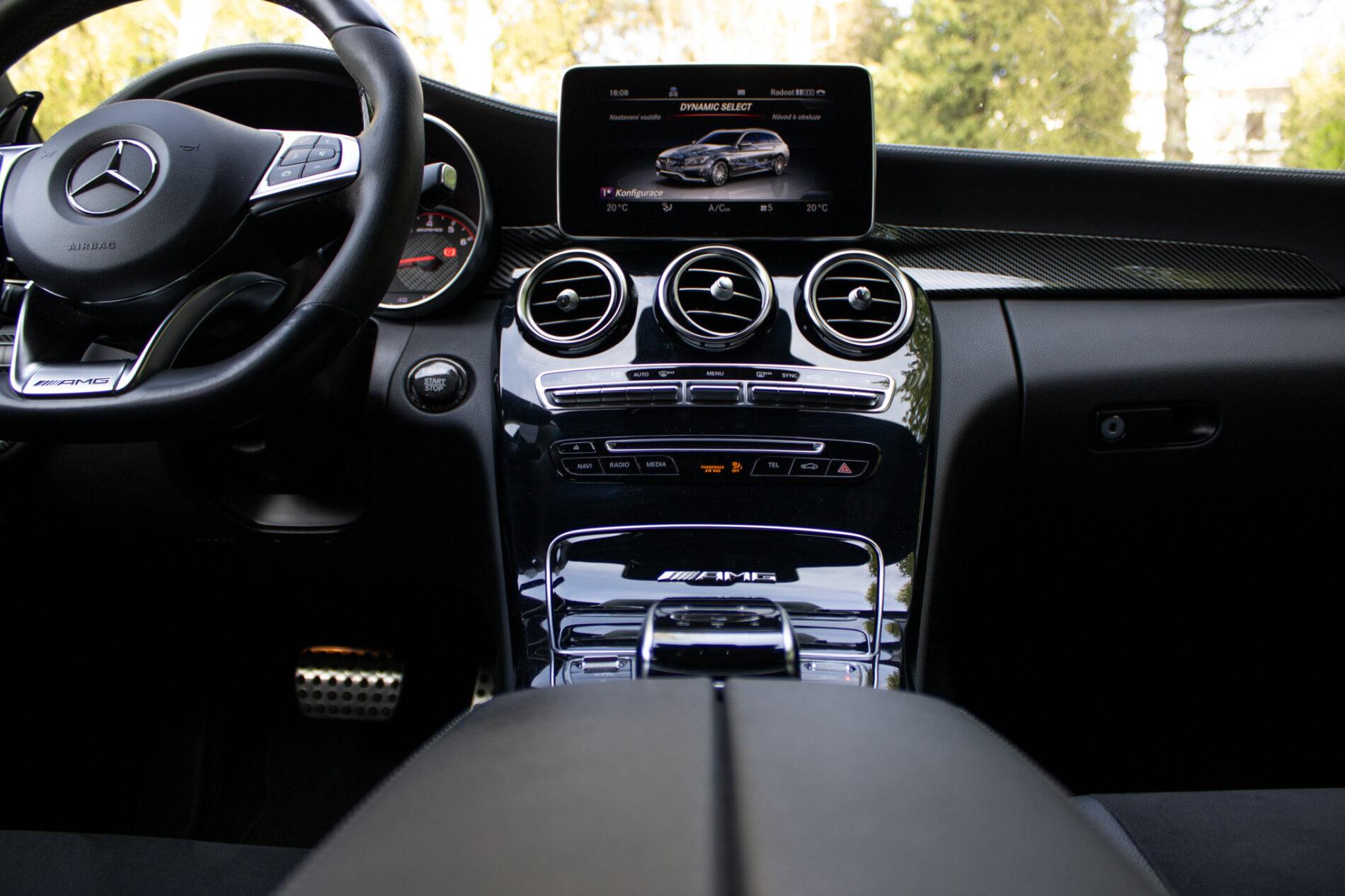 2017 Mercedes-Benz C 63 AMG S, bílá kombi, 79 170 km
