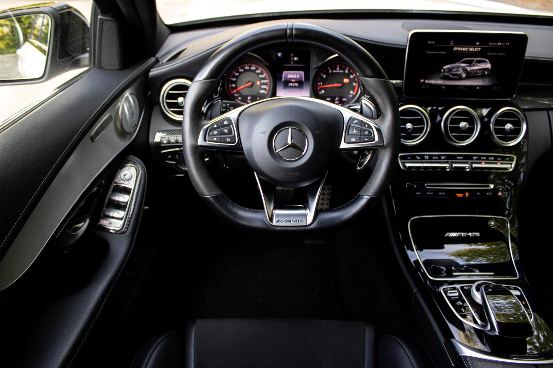 2017 Mercedes-Benz C 63 AMG S, bílá kombi, 79 170 km
