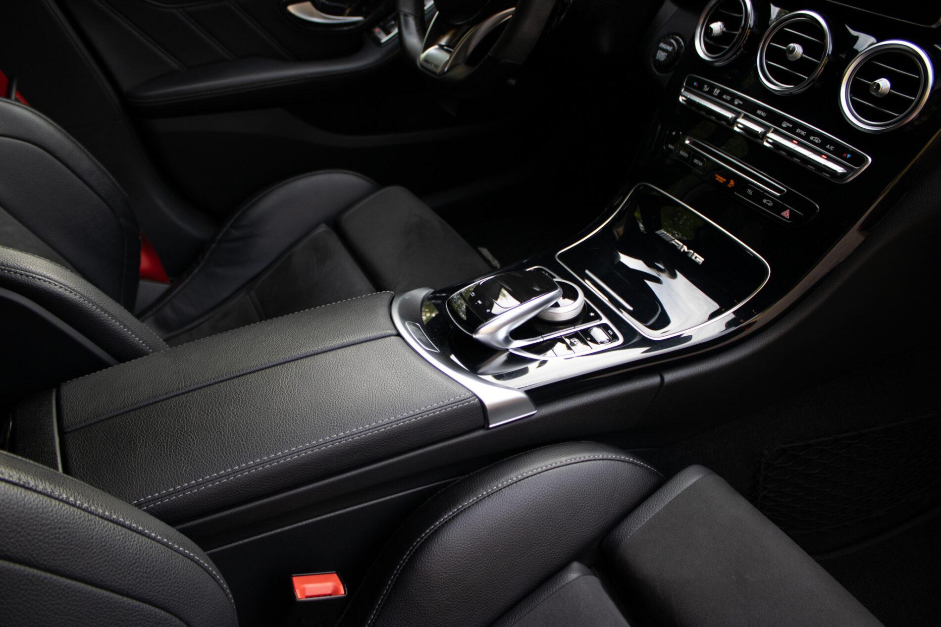 2017 Mercedes-Benz C 63 AMG S, bílá kombi, 79 170 km