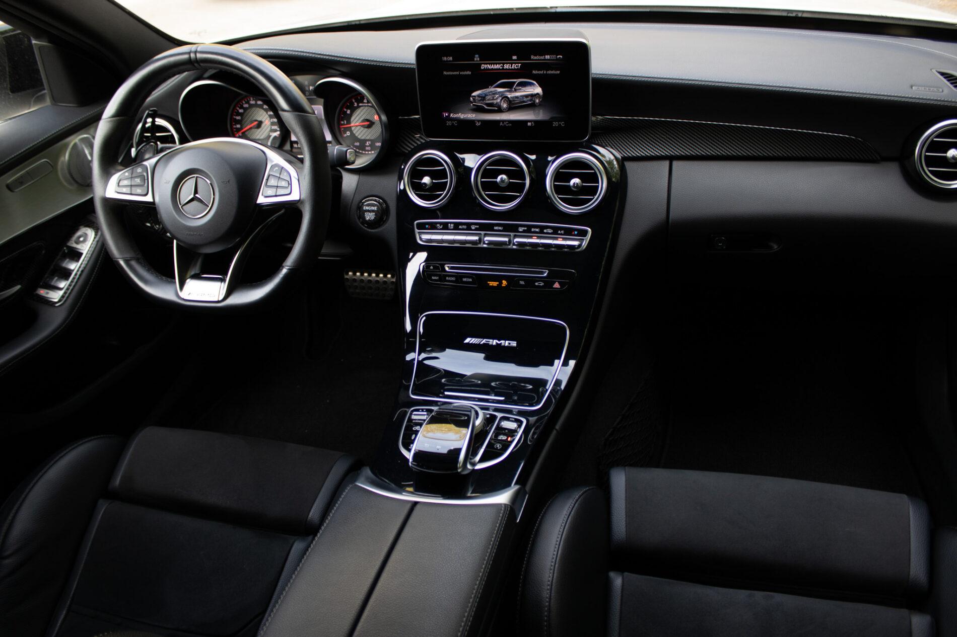 2017 Mercedes-Benz C 63 AMG S, bílá kombi, 79 170 km