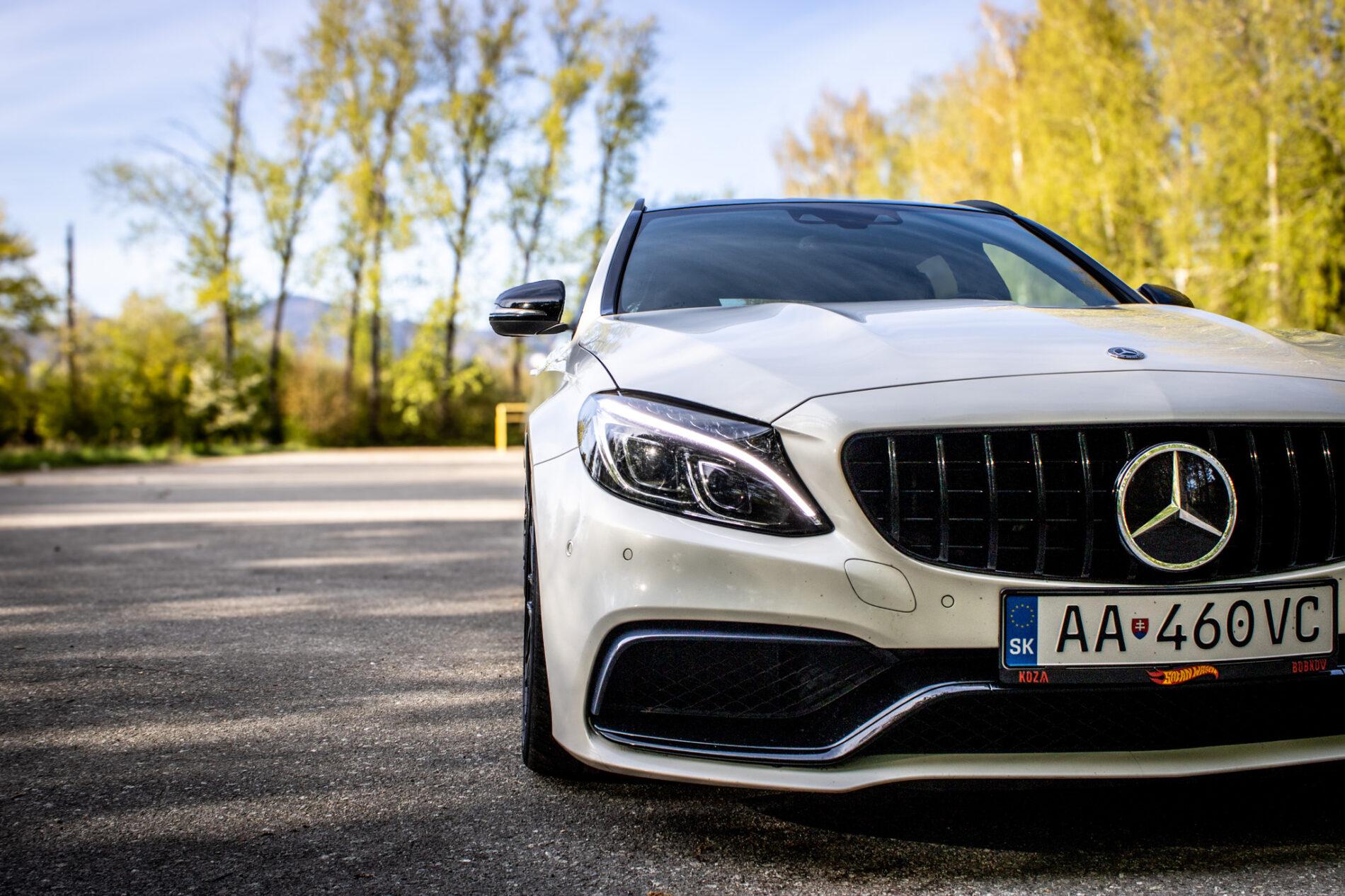 2017 Mercedes-Benz C 63 AMG S, bílá kombi, 79 170 km