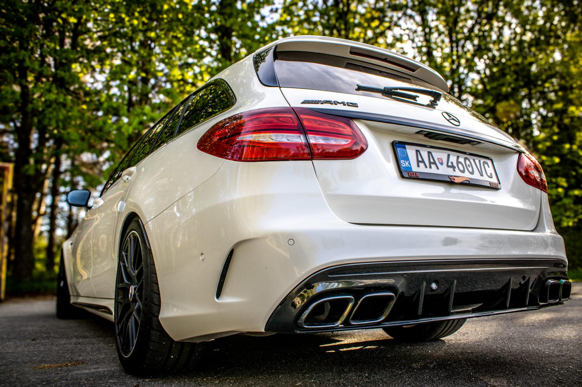 2017 Mercedes-Benz C 63 AMG S, bílá kombi, 79 170 km