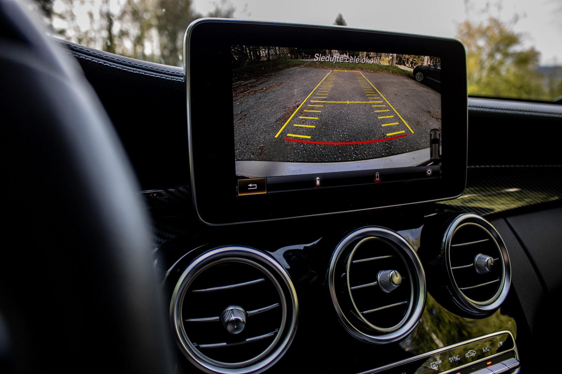 2017 Mercedes-Benz C 63 AMG S, bílá kombi, 79 170 km