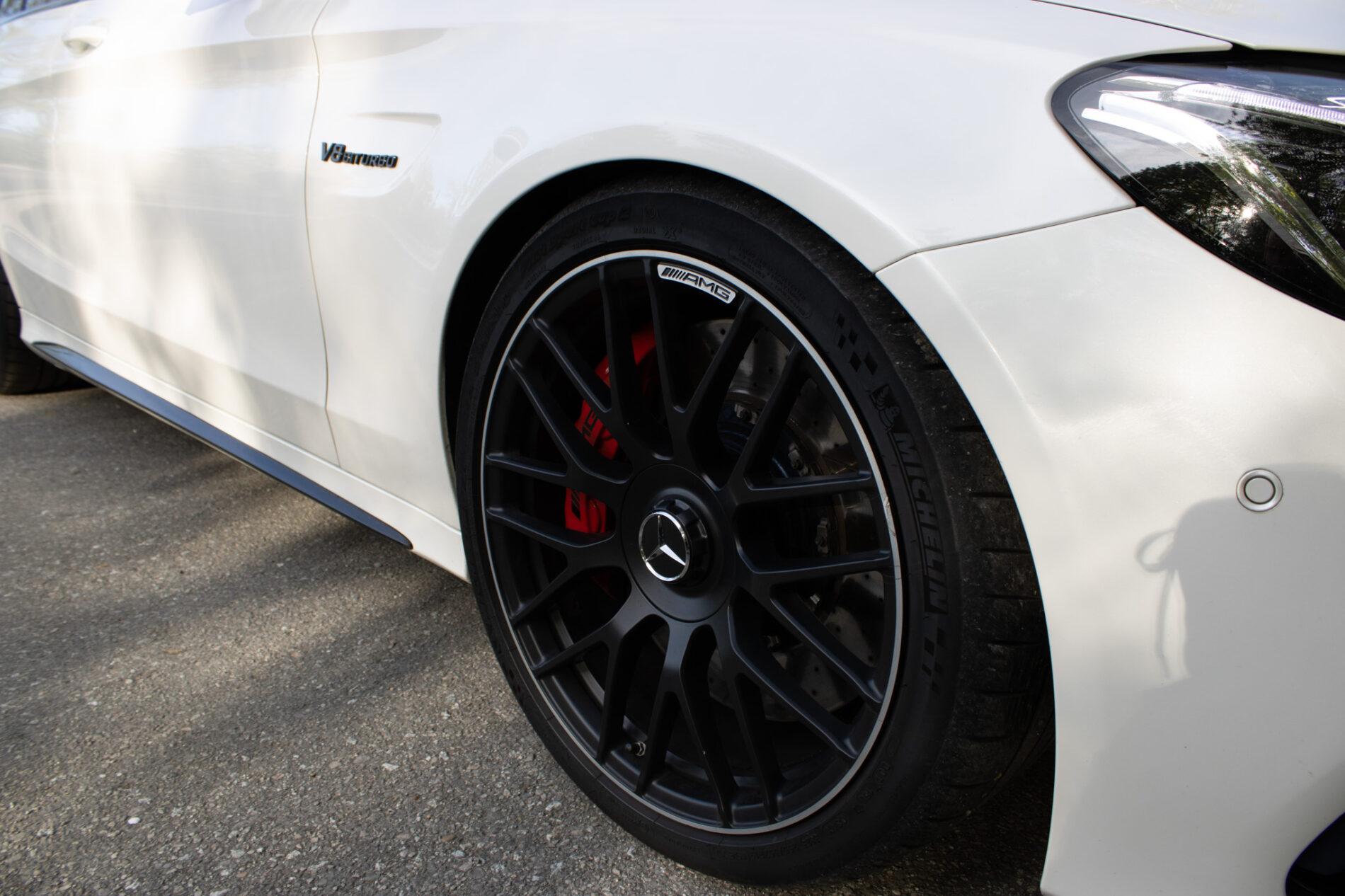 2017 Mercedes-Benz C 63 AMG S, bílá kombi, 79 170 km