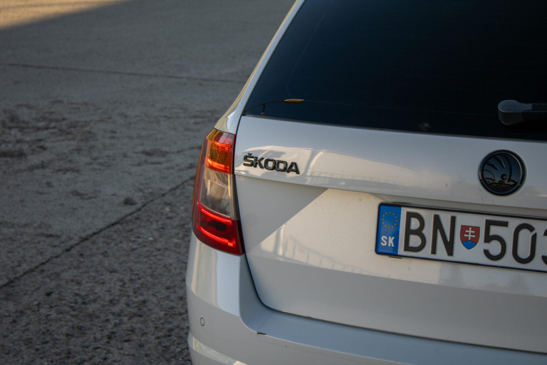 2016 Skoda Octavia RS, bílá kombi, 253 701 km