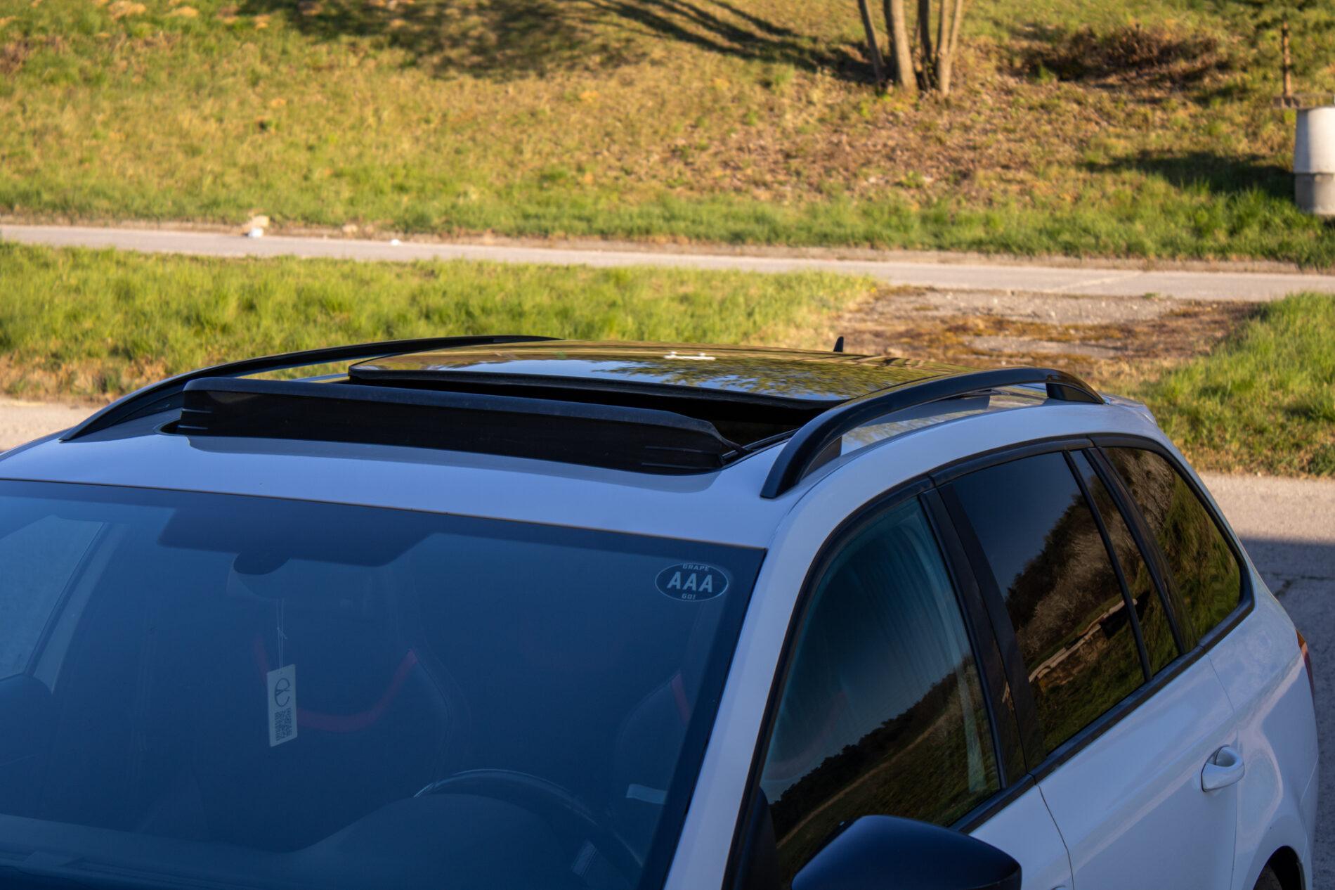 2016 Skoda Octavia RS, bílá kombi, 253 701 km