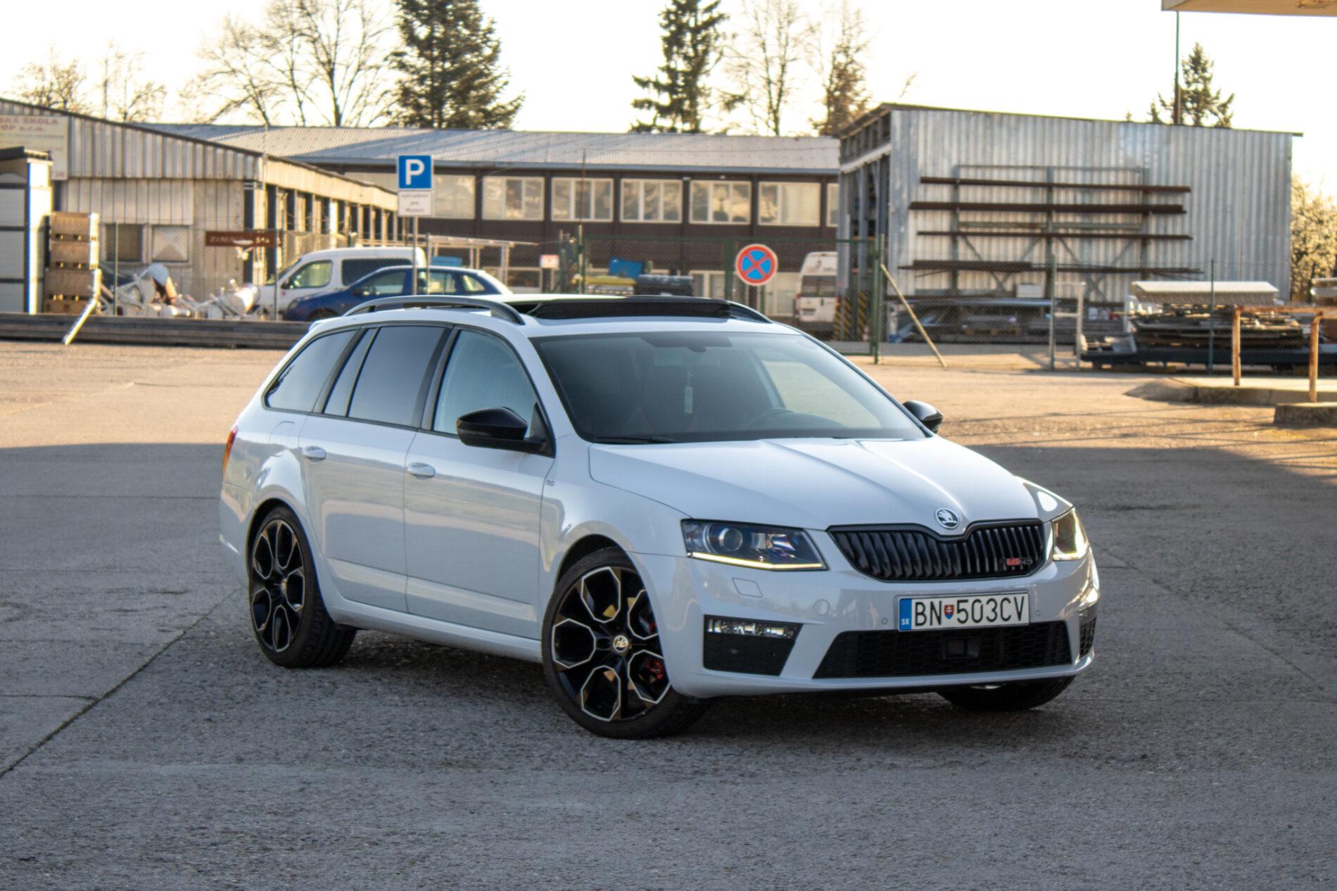 2016 Skoda Octavia RS, bílá kombi, 253 701 km