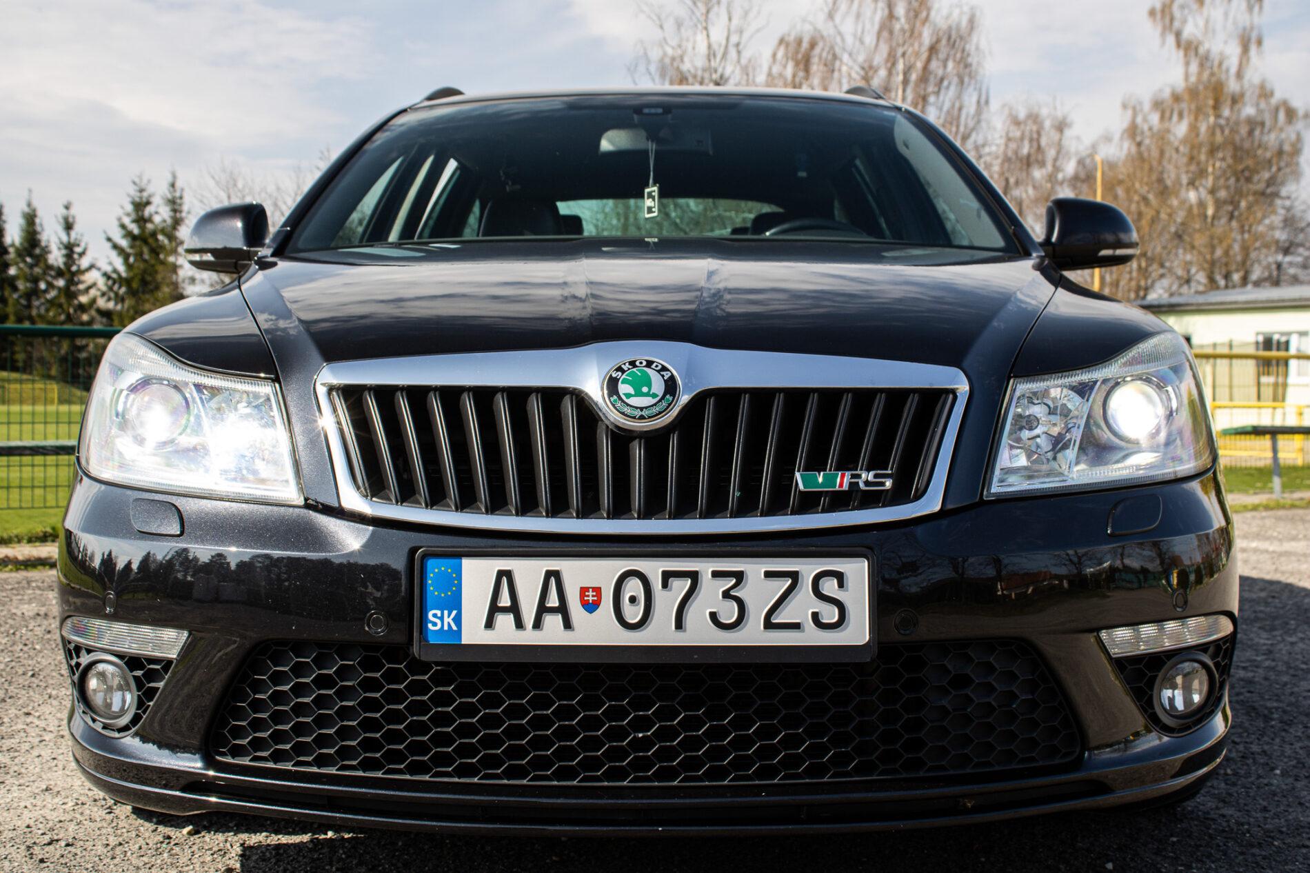 2011 Skoda Octavia RS, černá kombi, 190 807 km
