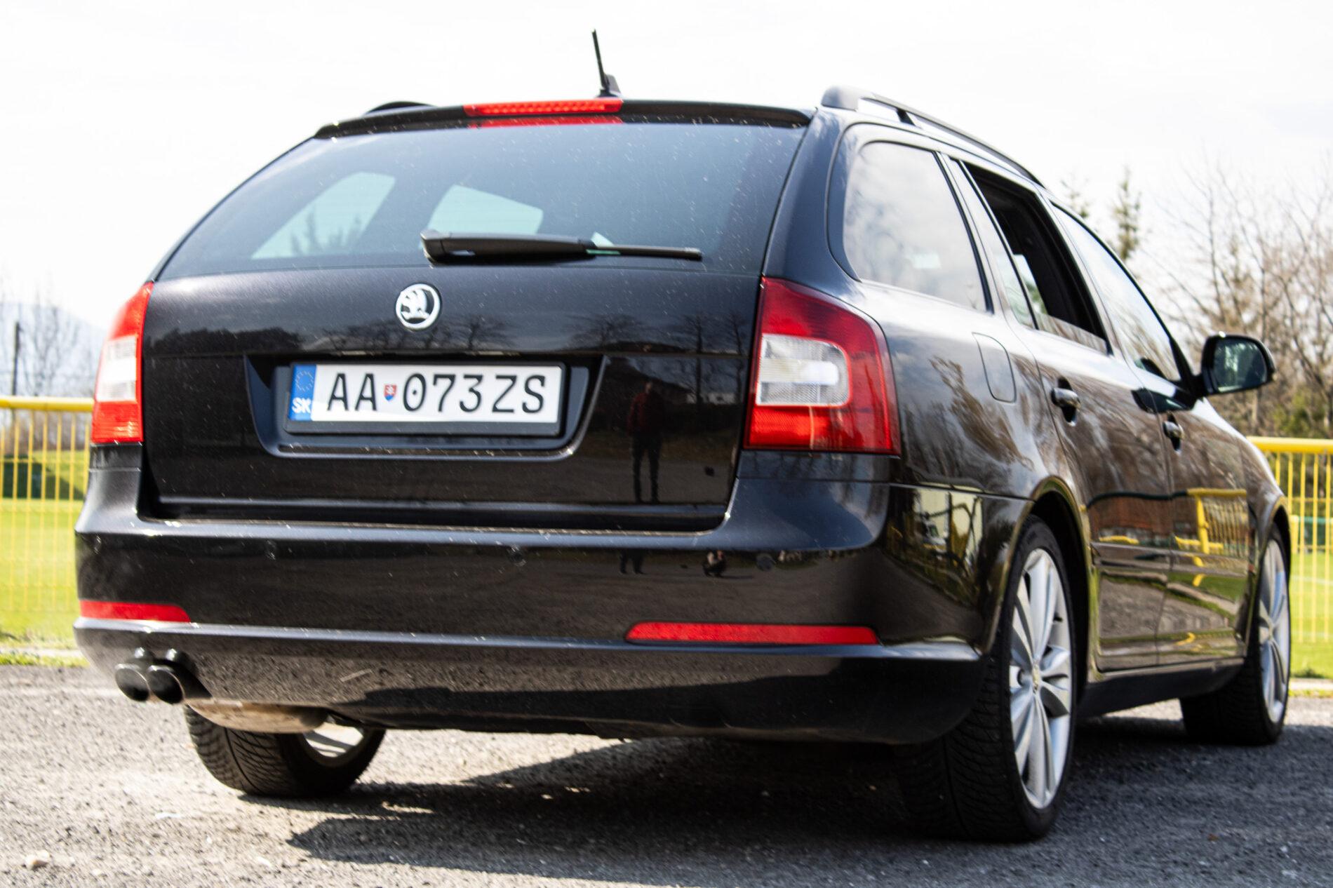 2011 Skoda Octavia RS, černá kombi, 190 807 km