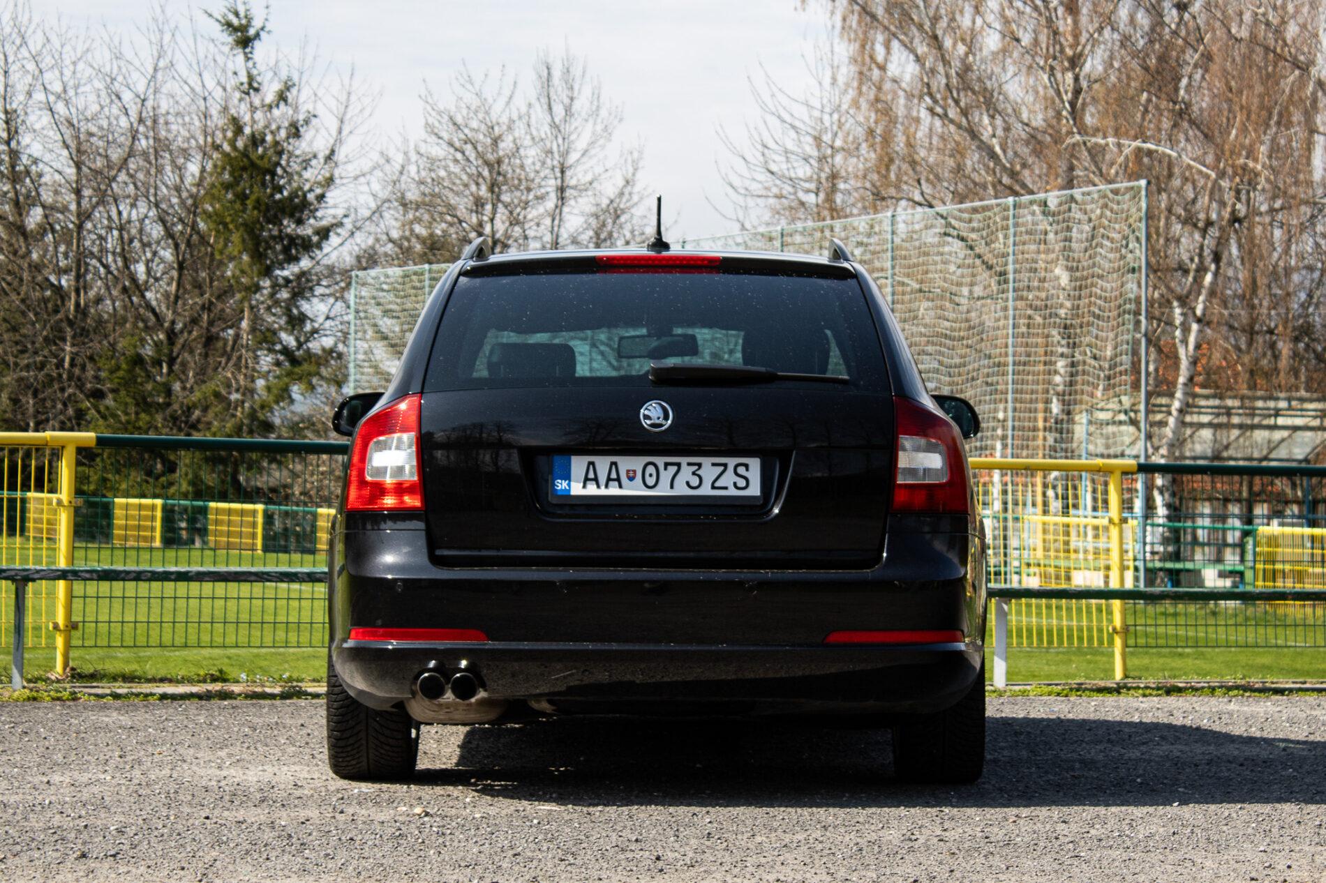 2011 Skoda Octavia RS, černá kombi, 190 807 km
