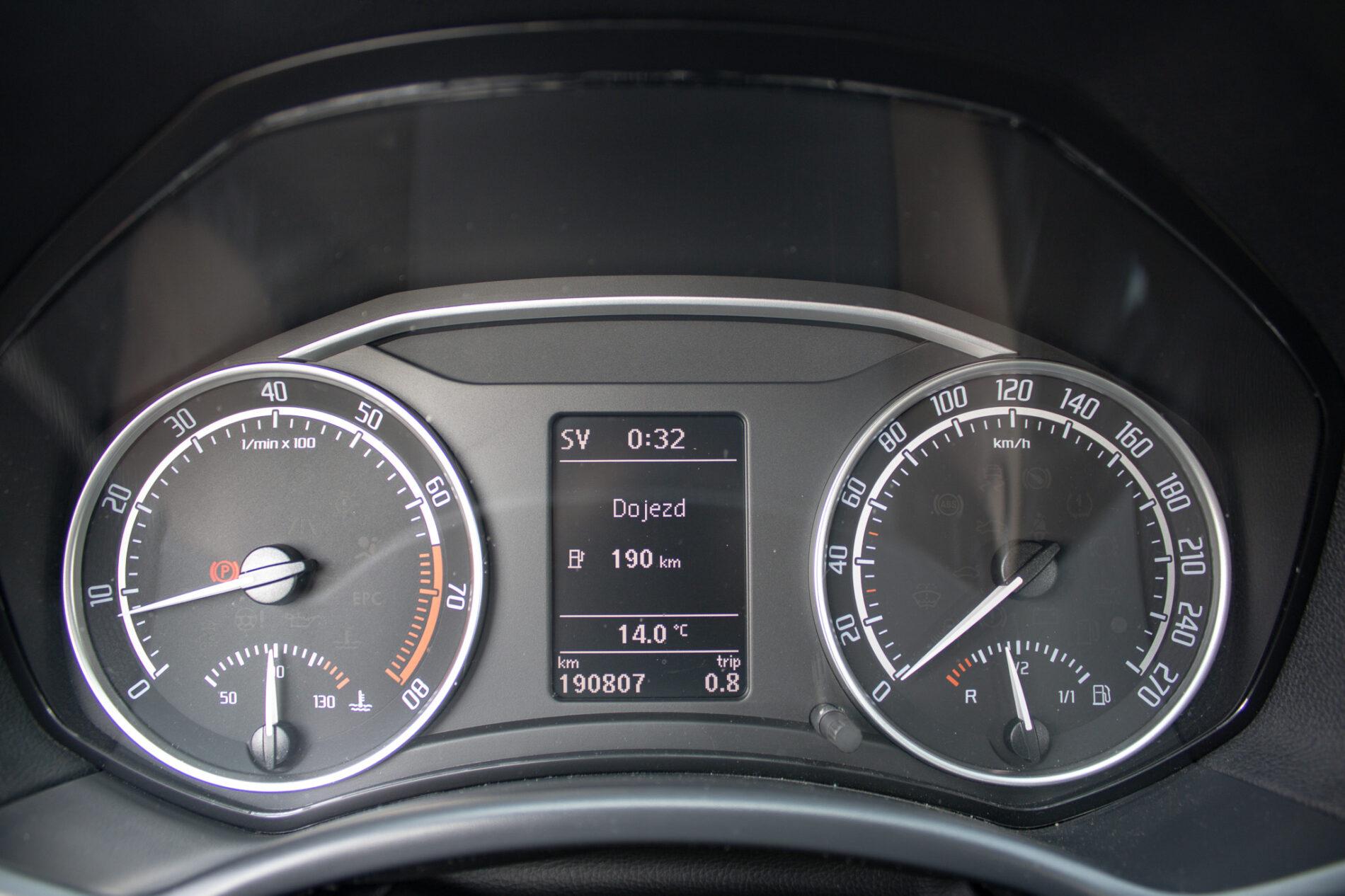 2011 Skoda Octavia RS, černá kombi, 190 807 km
