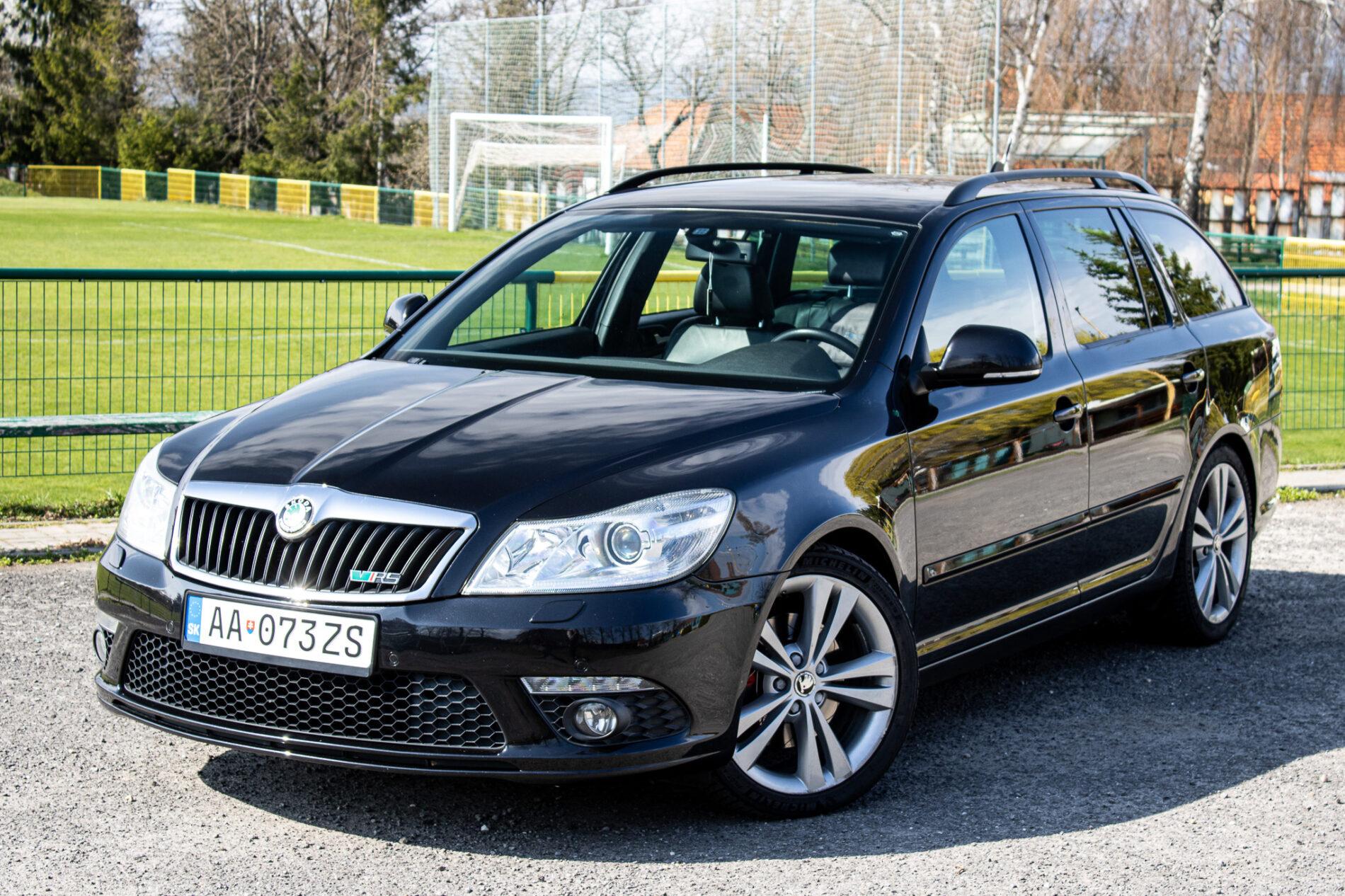 2011 Skoda Octavia RS, černá kombi, 190 807 km