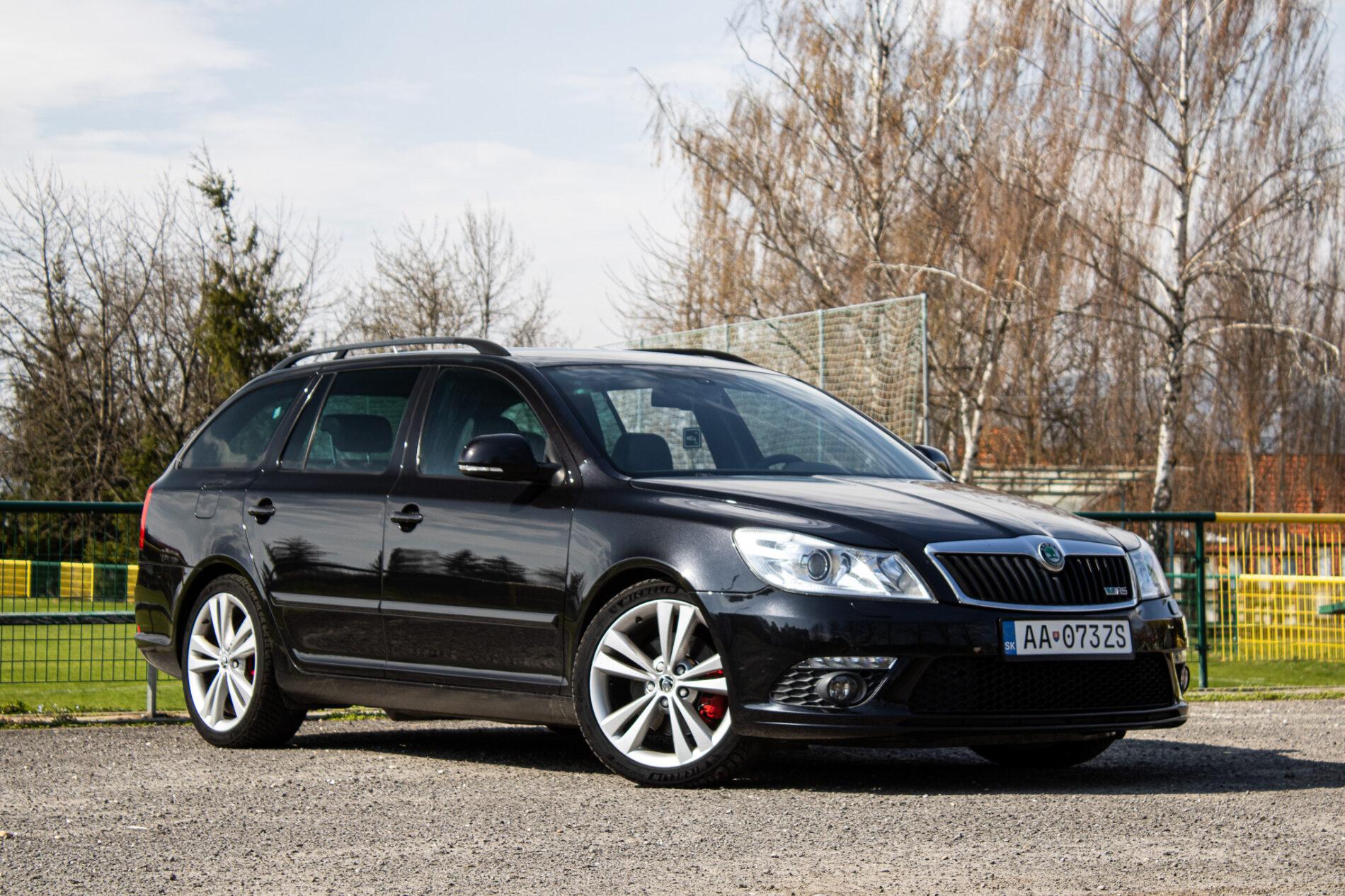 2011 Skoda Octavia RS, černá kombi, 190 807 km