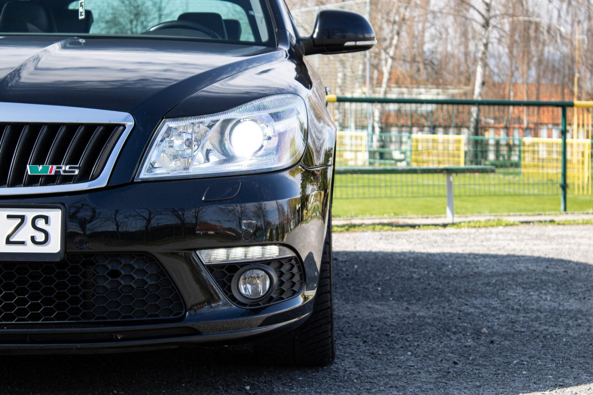 2011 Skoda Octavia RS, černá kombi, 190 807 km