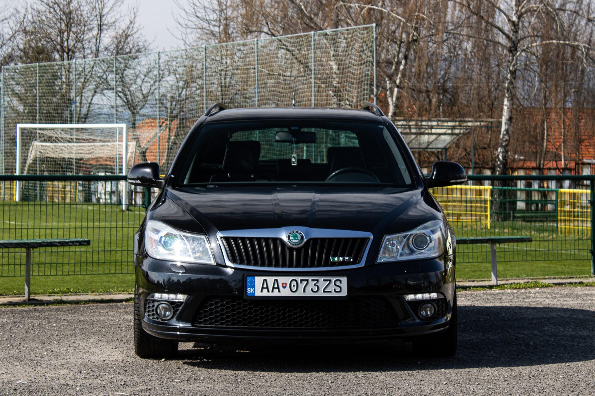 2011 Skoda Octavia RS, černá kombi, 190 807 km