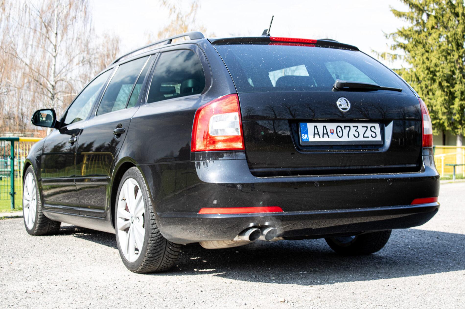 2011 Skoda Octavia RS, černá kombi, 190 807 km