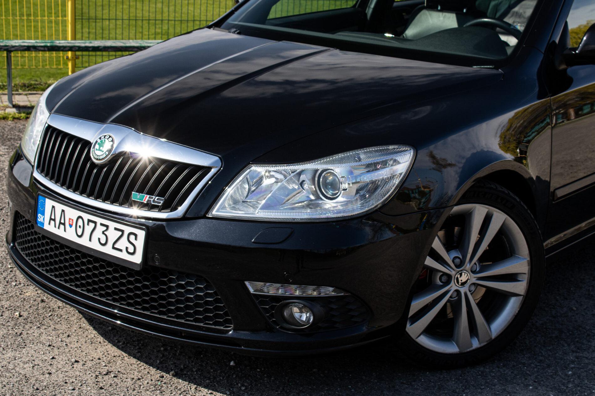 2011 Skoda Octavia RS, černá kombi, 190 807 km