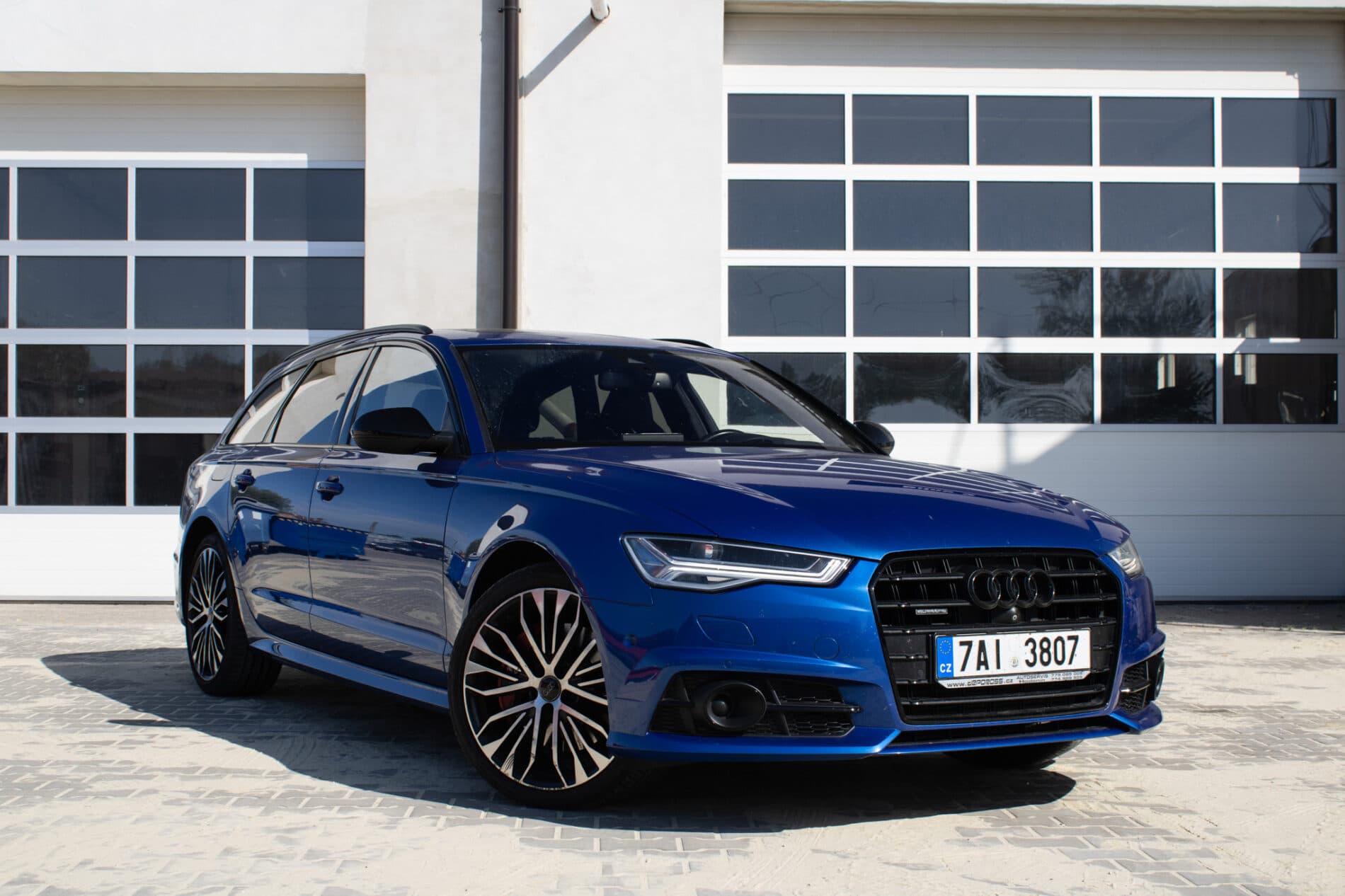 2017 AUDI A6, modrá kombi, 82 560 km