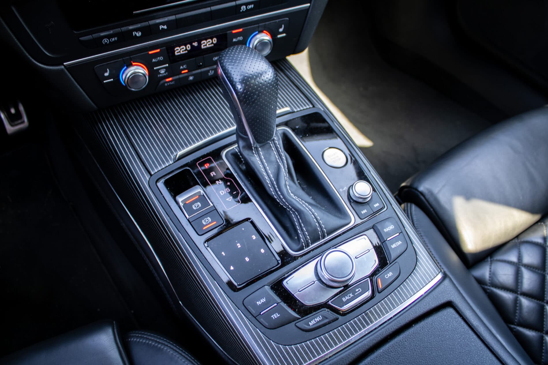 2017 AUDI A6, modrá kombi, 82 560 km