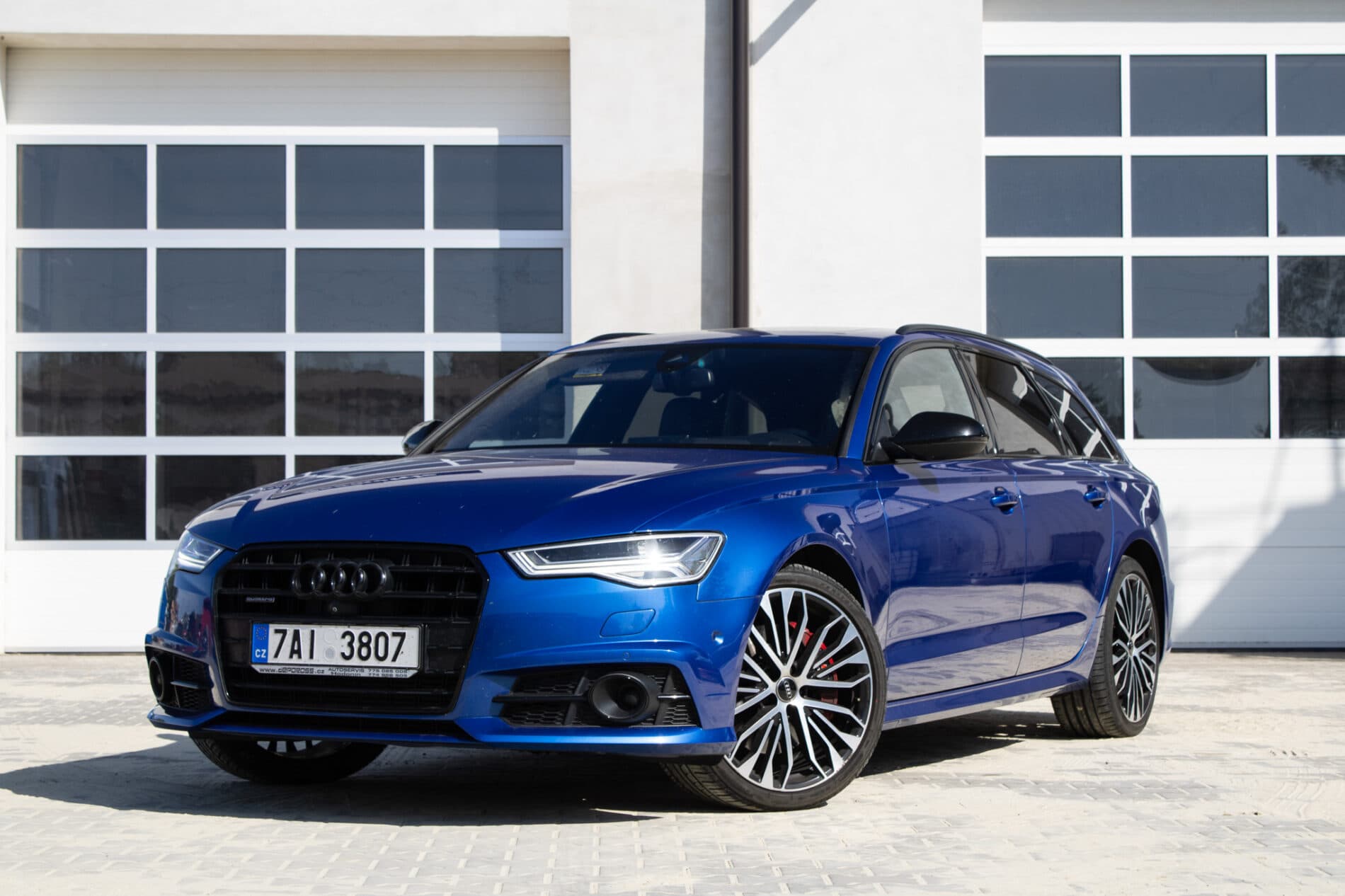 2017 AUDI A6, modrá kombi, 82 560 km