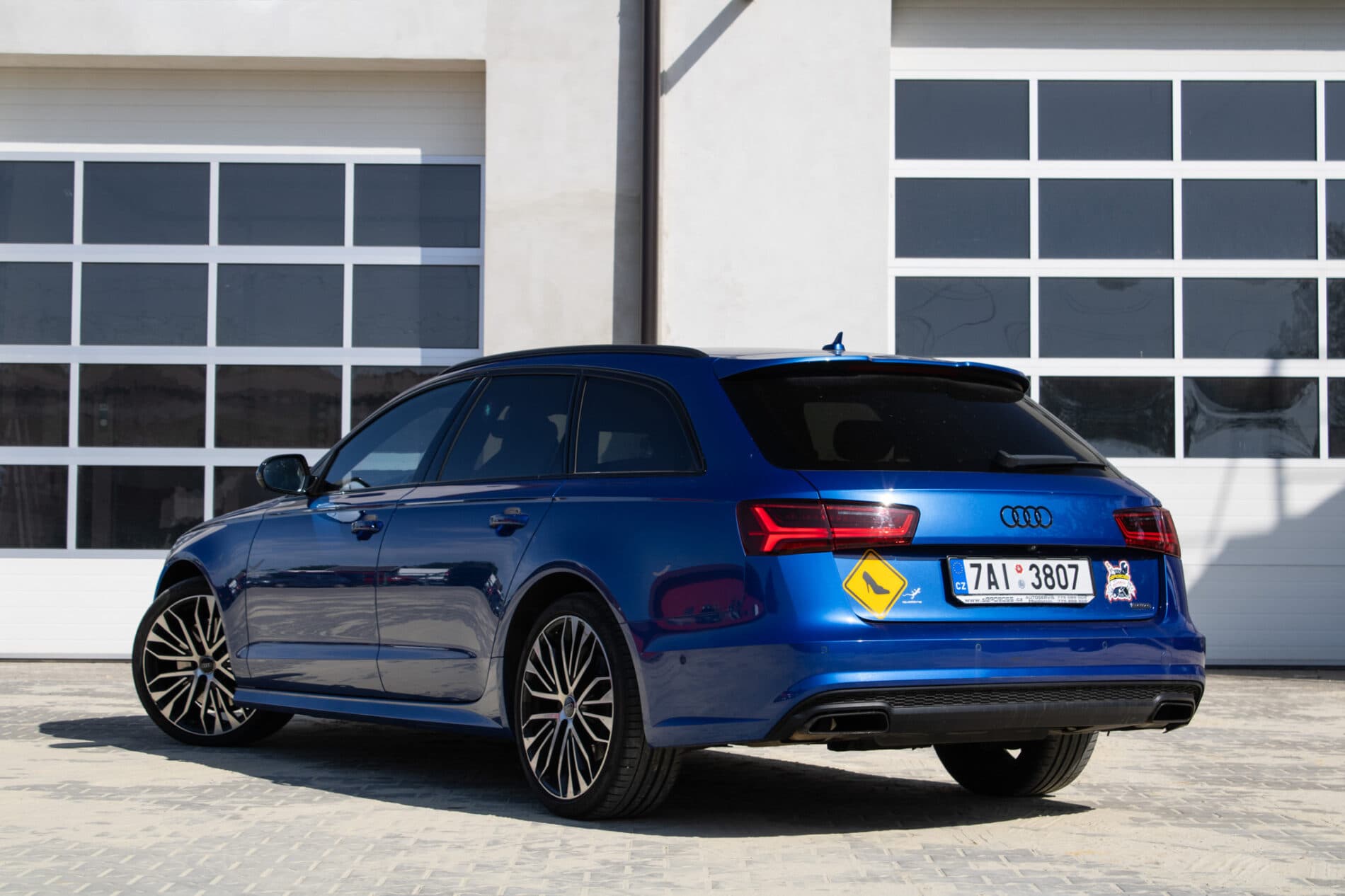 2017 AUDI A6, modrá kombi, 82 560 km